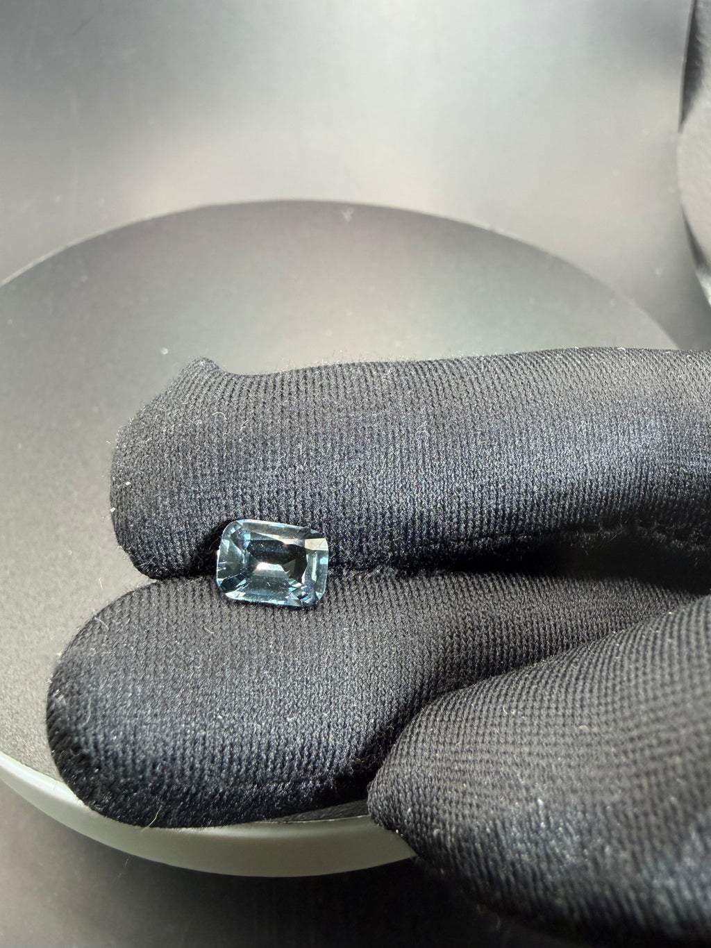 Grayish Spinel  1.99 ct