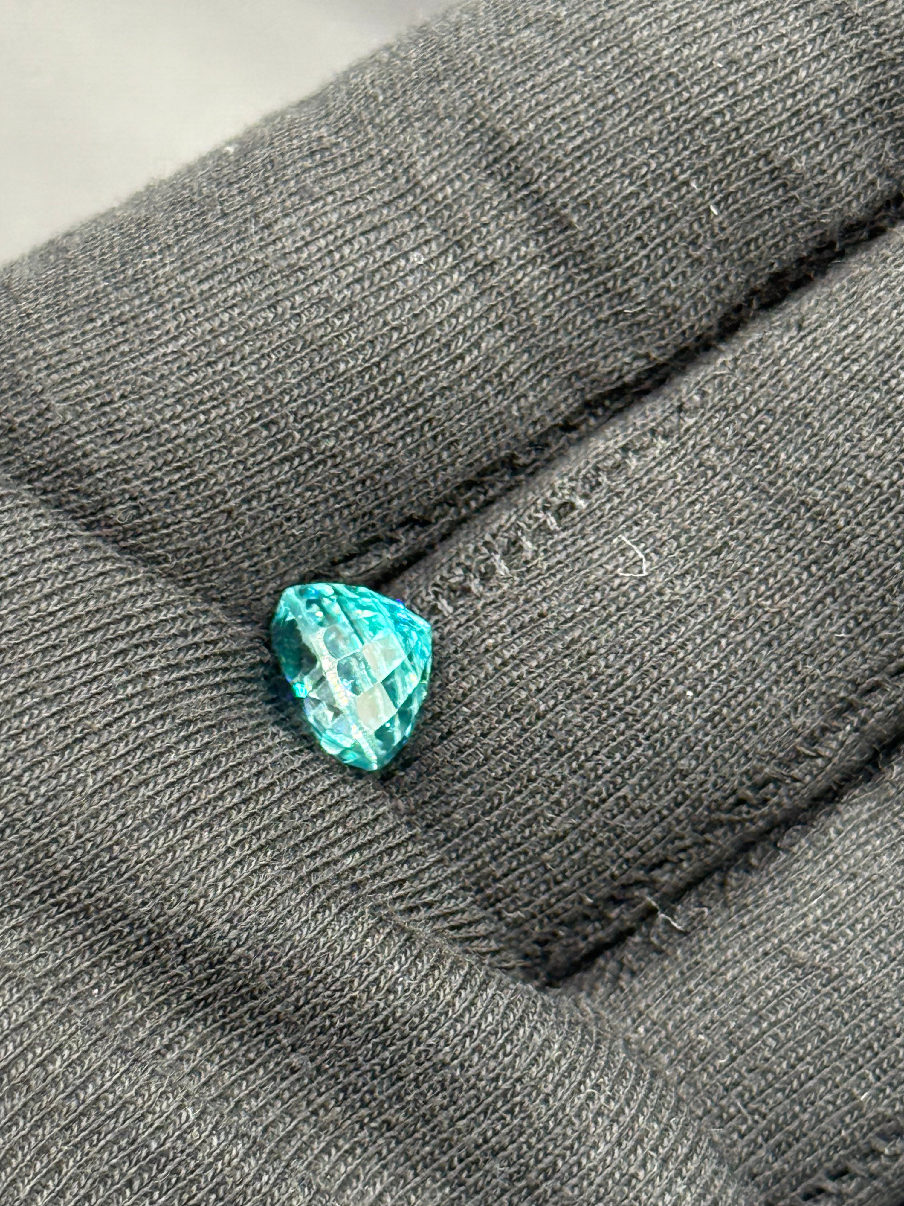 Blue Zircon 7.11 ct