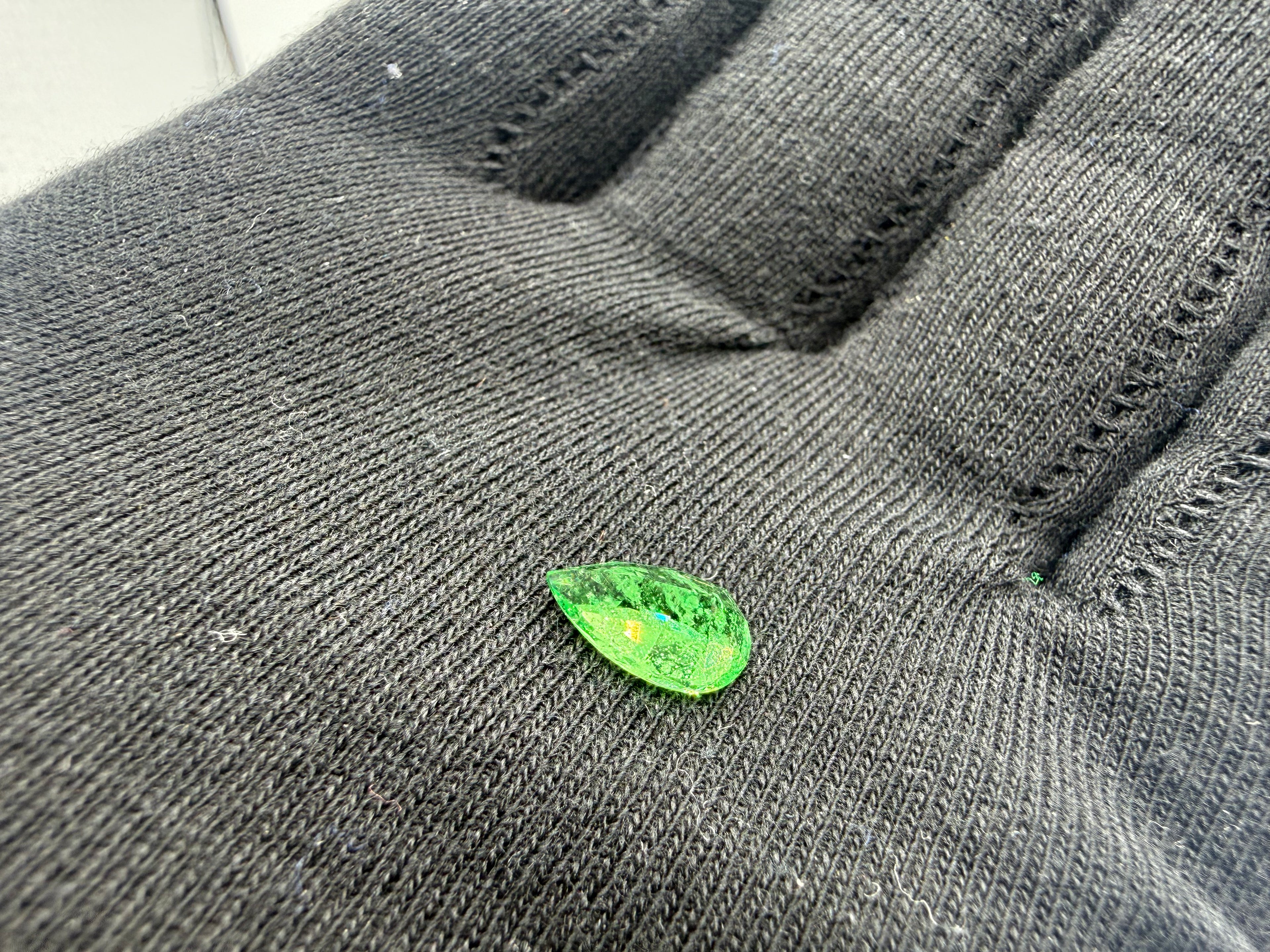 Vivid Green Tsavorite Garnet  1.83 ct