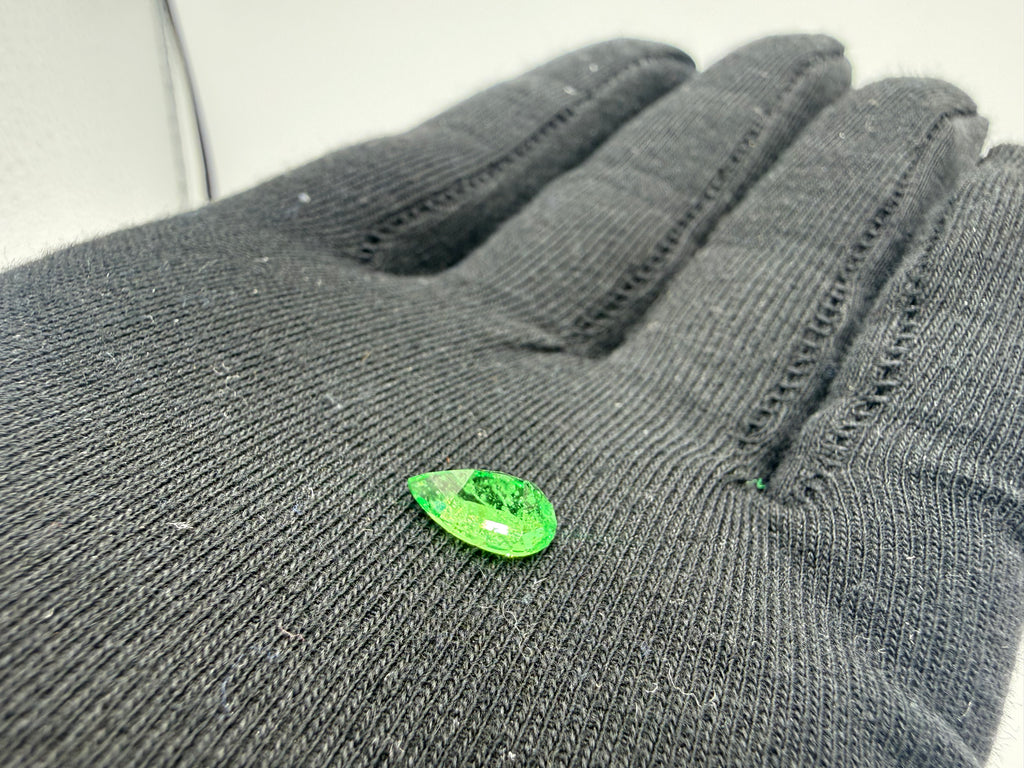 Vivid Green Tsavorite Garnet  1.83 ct