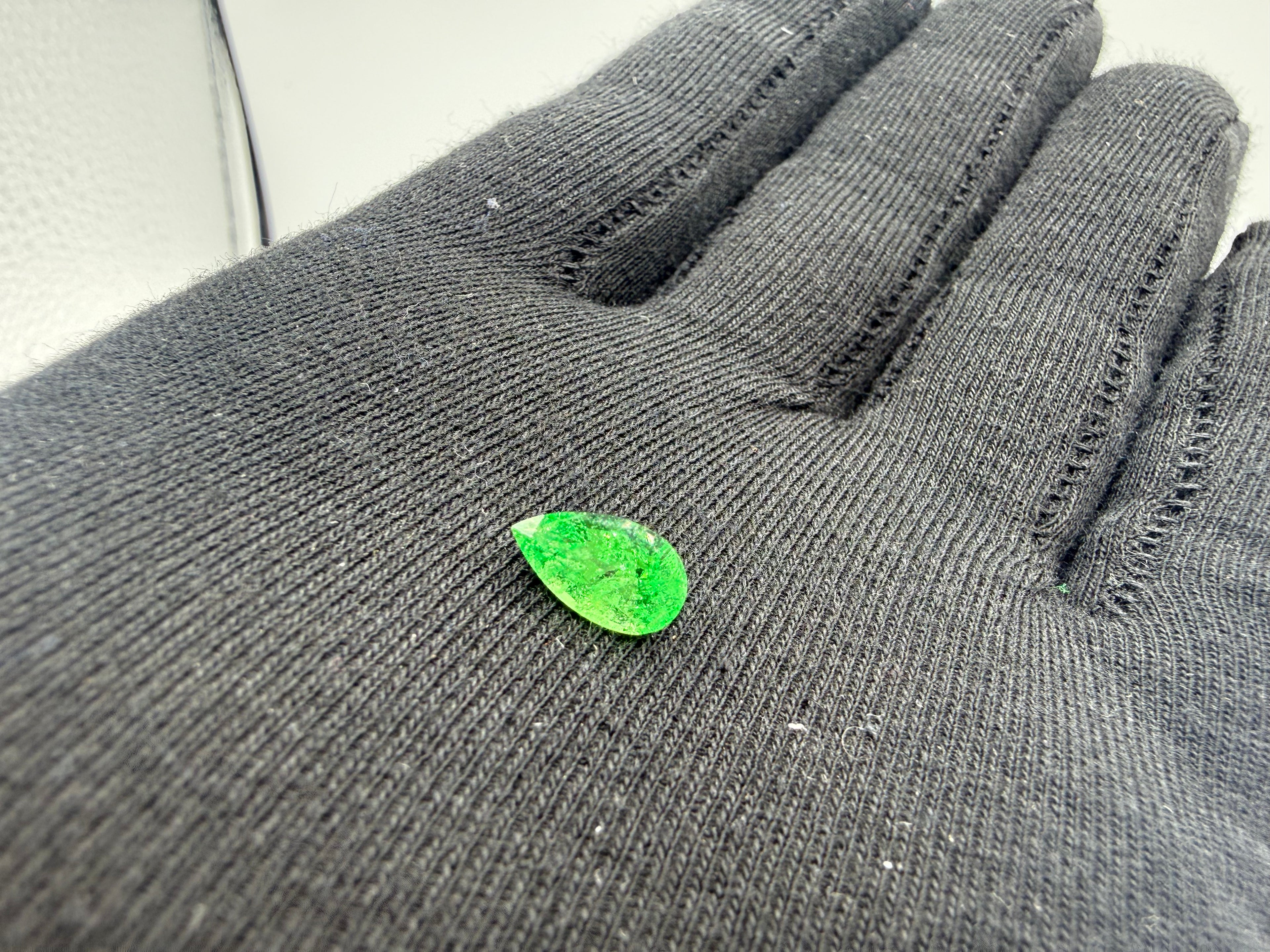 Vivid Green Tsavorite Garnet  1.83 ct