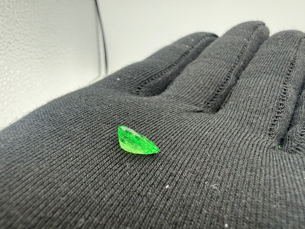 Vivid Green Tsavorite Garnet  1.83 ct