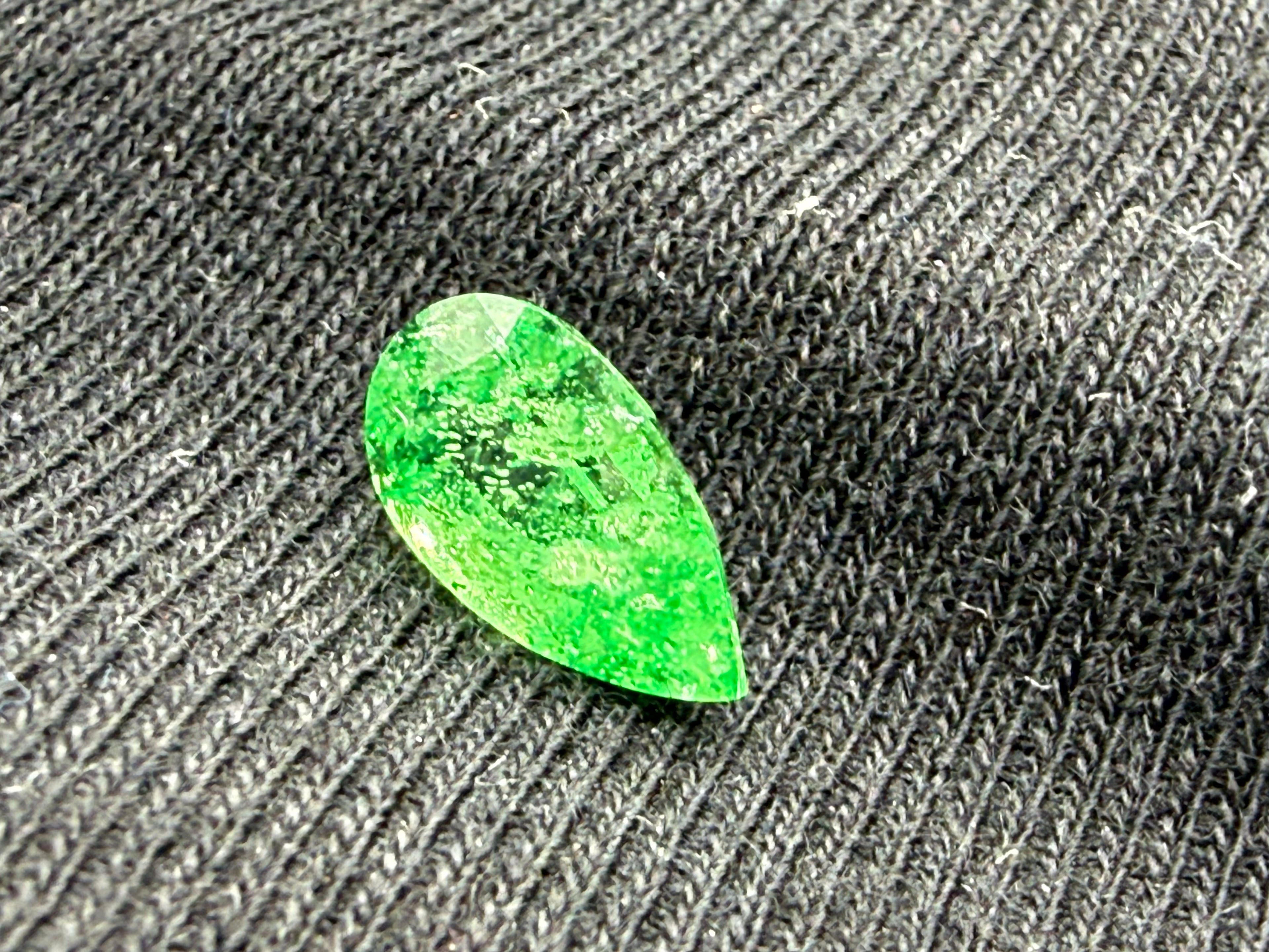 Vivid Green Tsavorite Garnet  1.83 ct