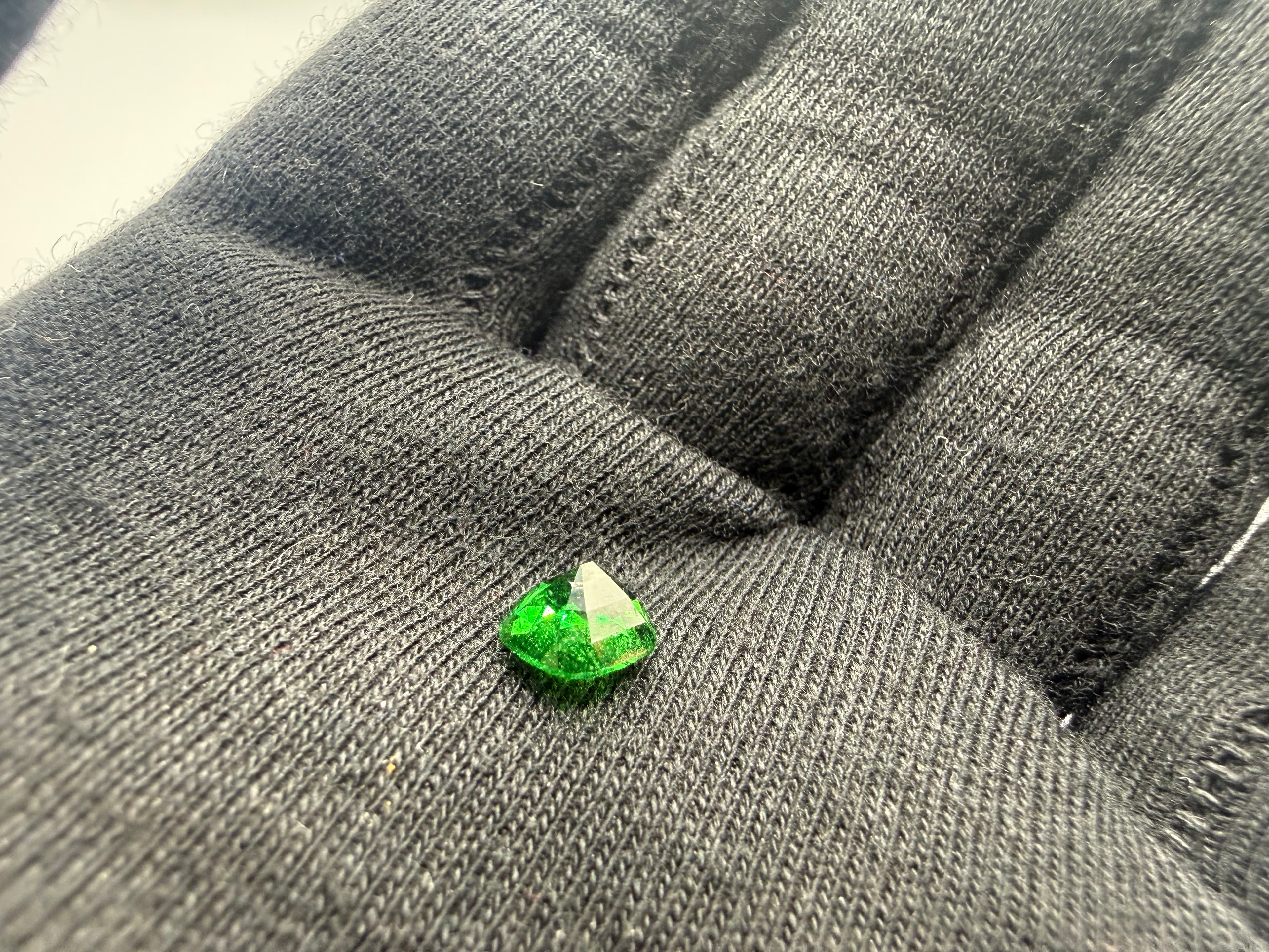 Vivid Green Tsavorite Garnet  1.52 ct