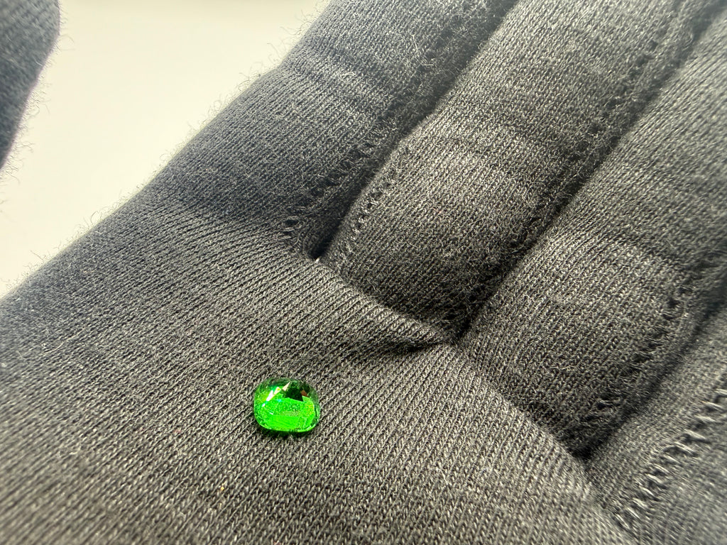 Vivid Green Tsavorite Garnet  1.52 ct