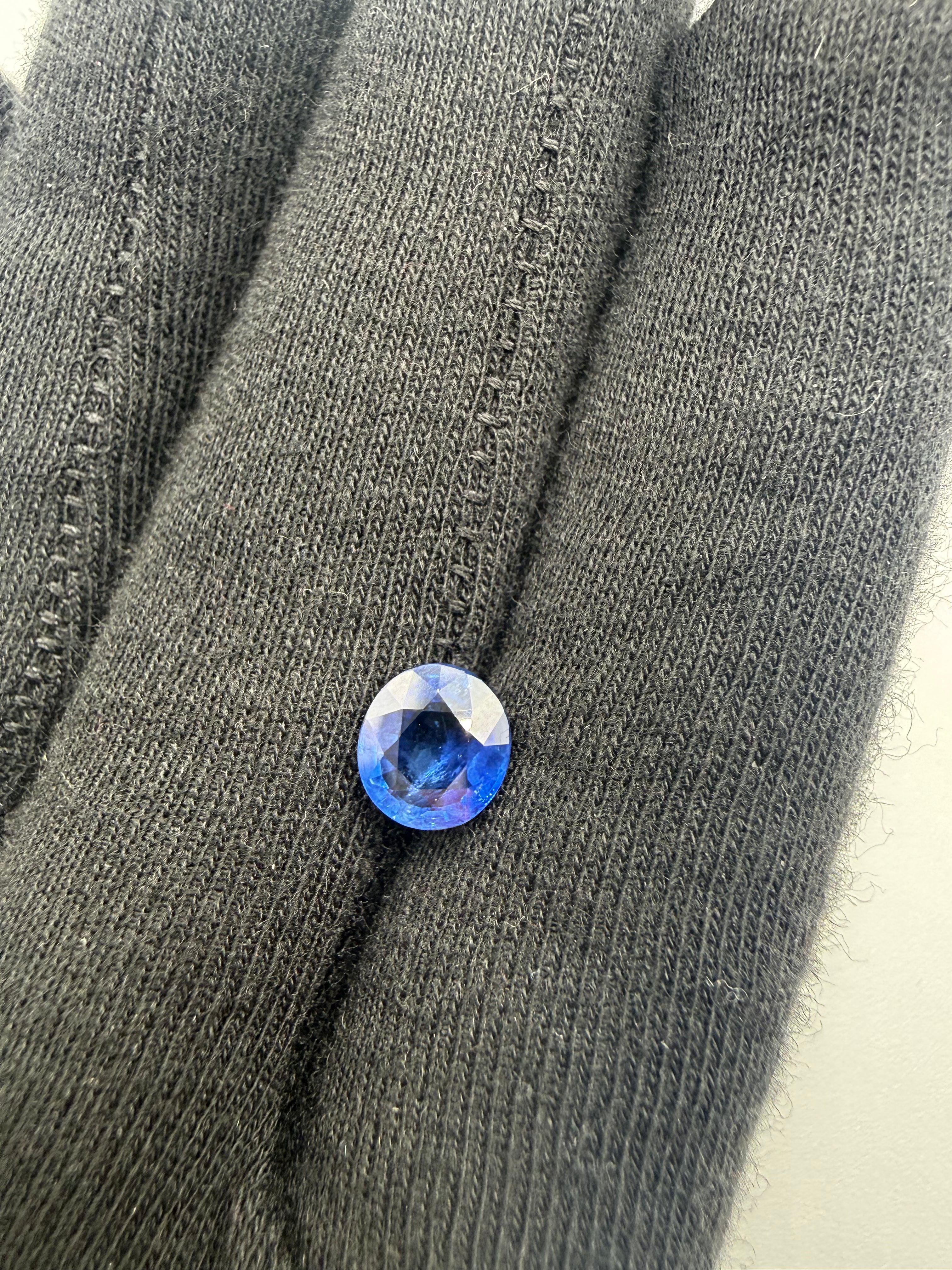 Blue Sapphire  2.32 ct