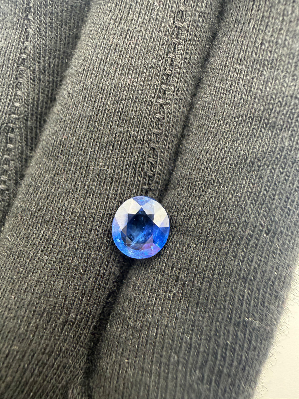 Blue Sapphire  2.32 ct