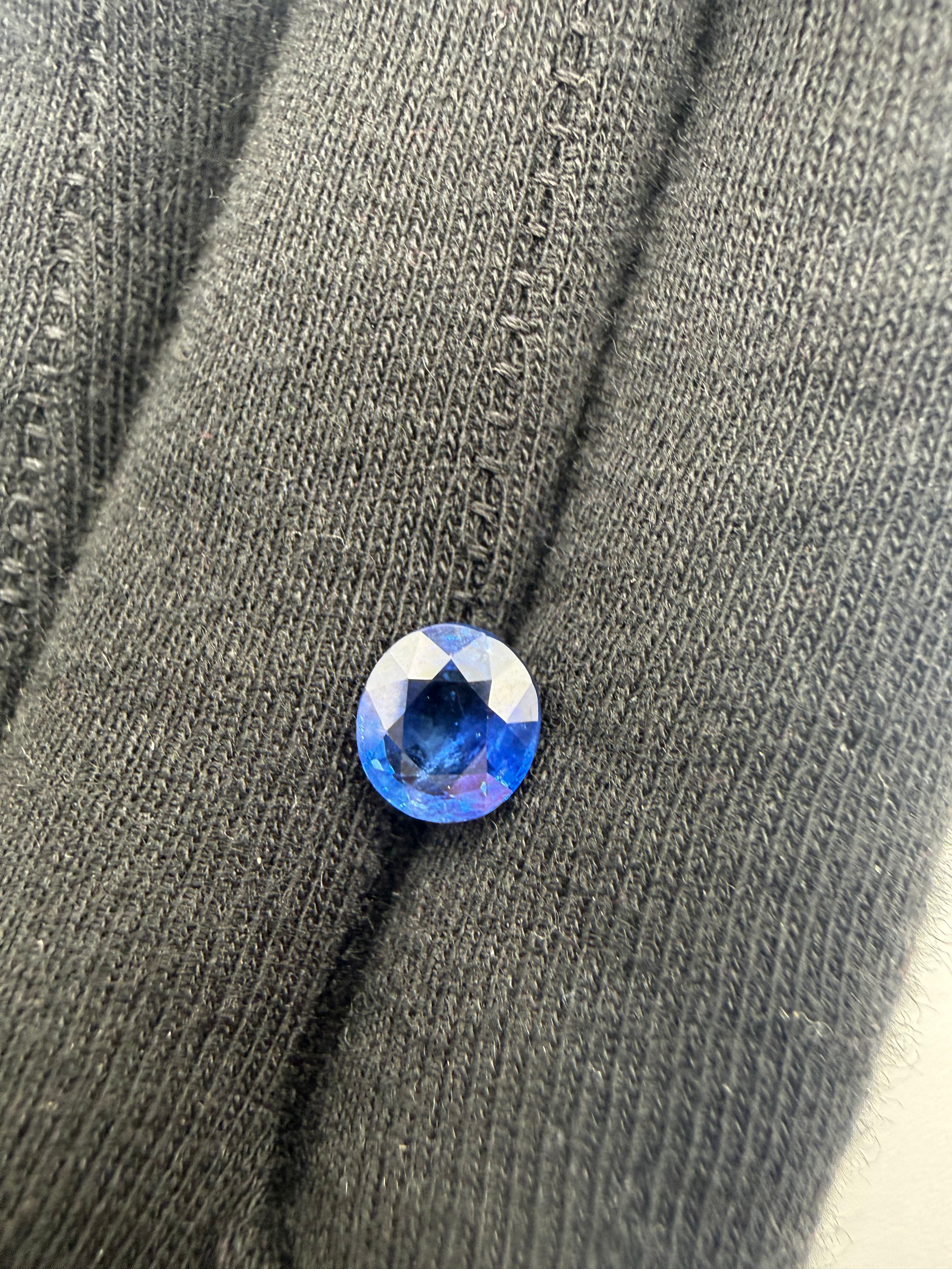 Blue Sapphire  2.32 ct