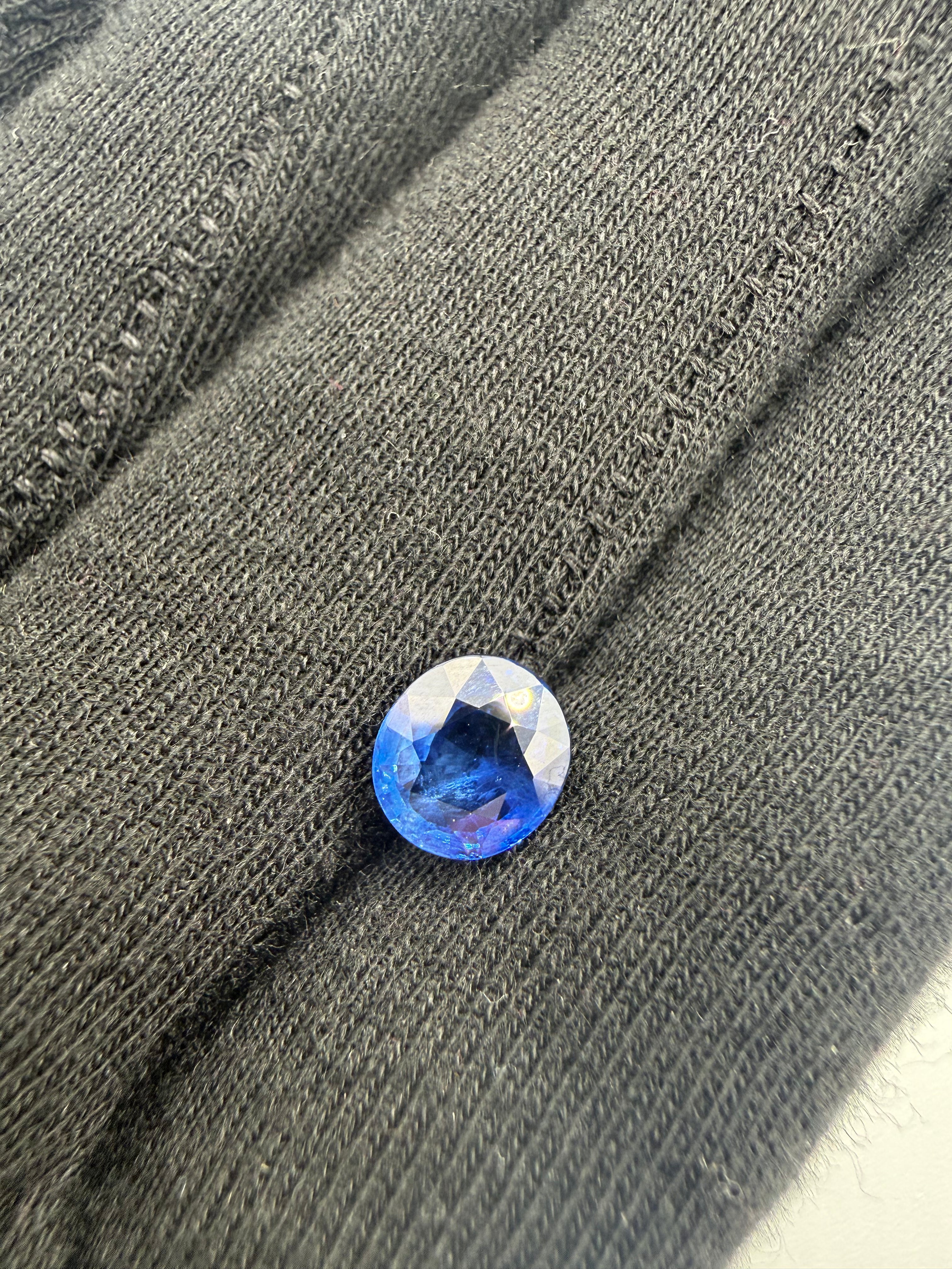 Blue Sapphire  2.32 ct