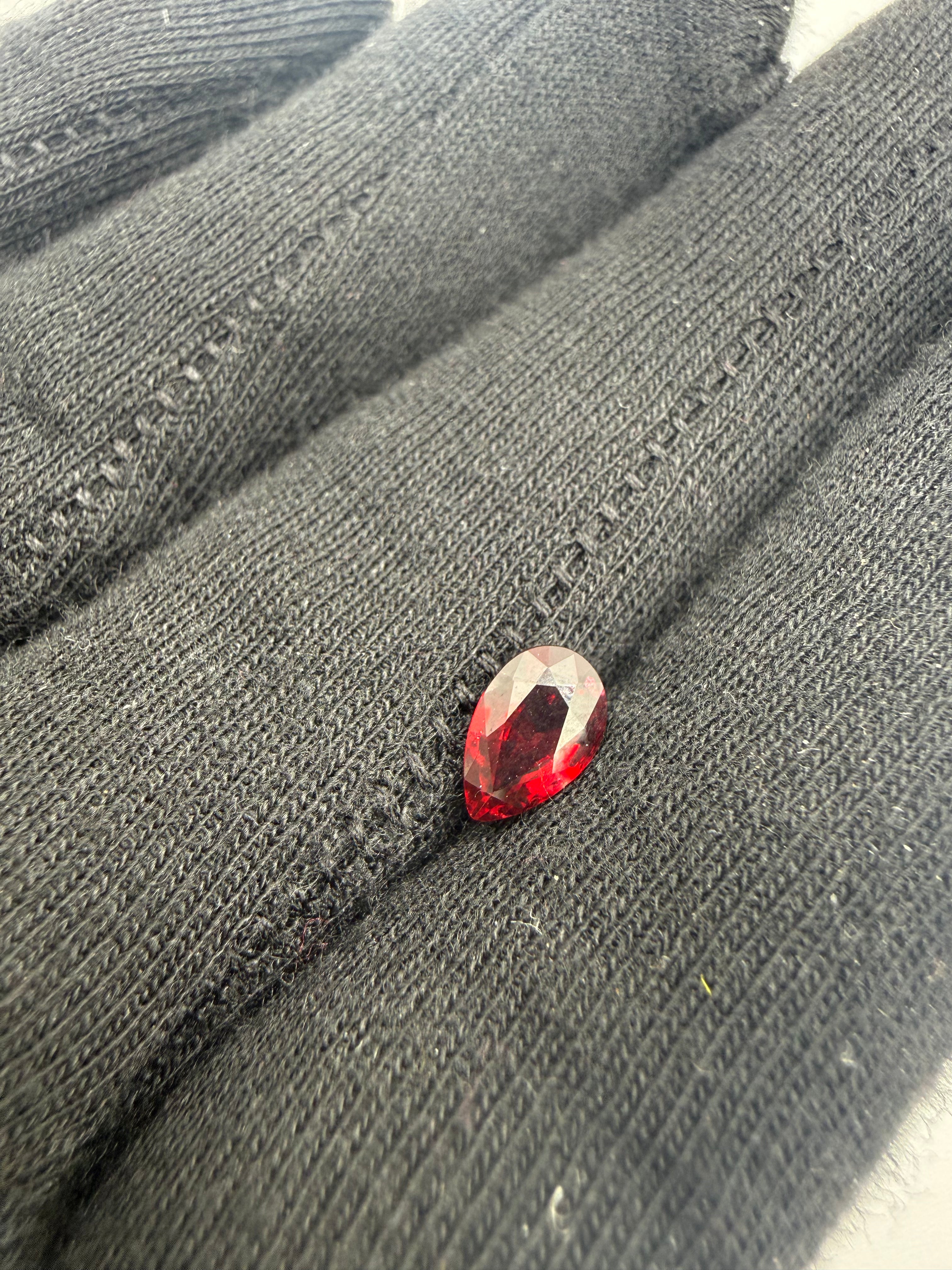 Red Spinel  1.05 ct