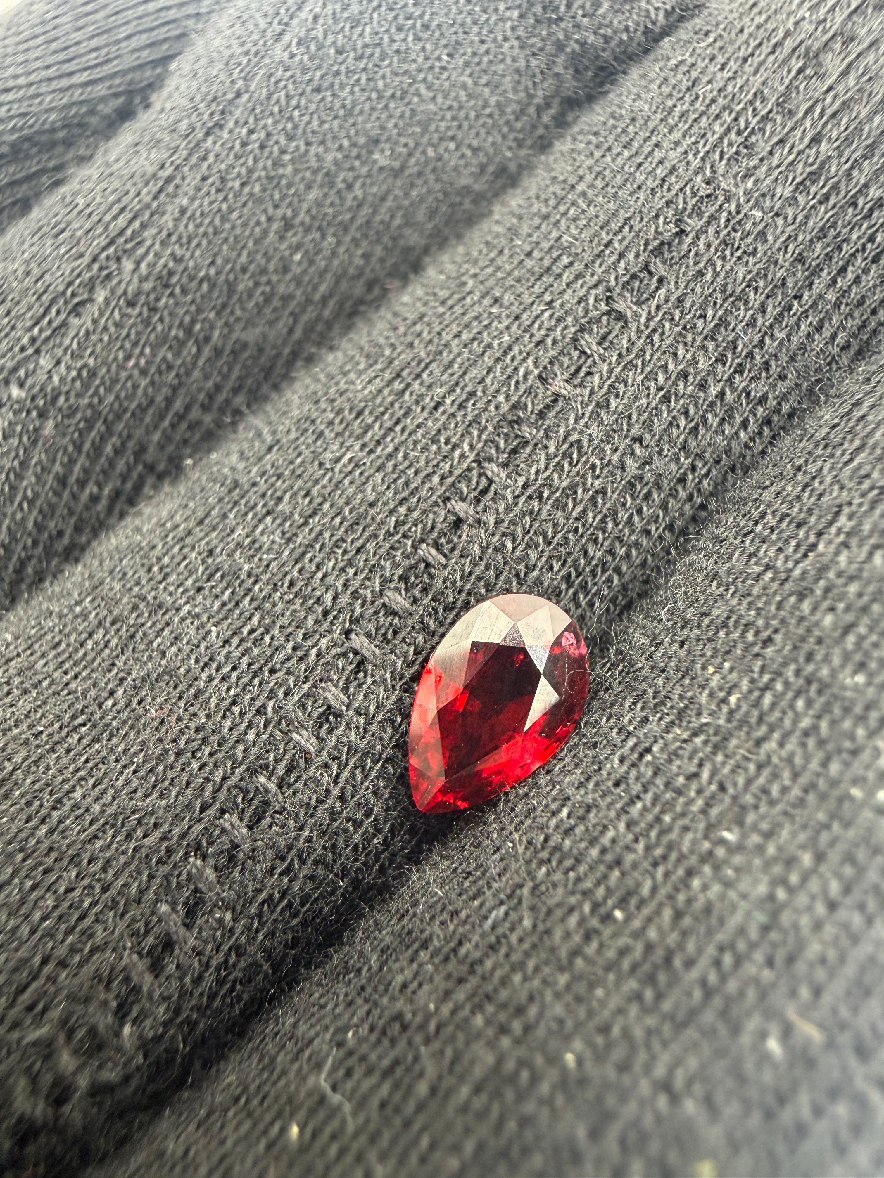 Red Spinel  1.05 ct