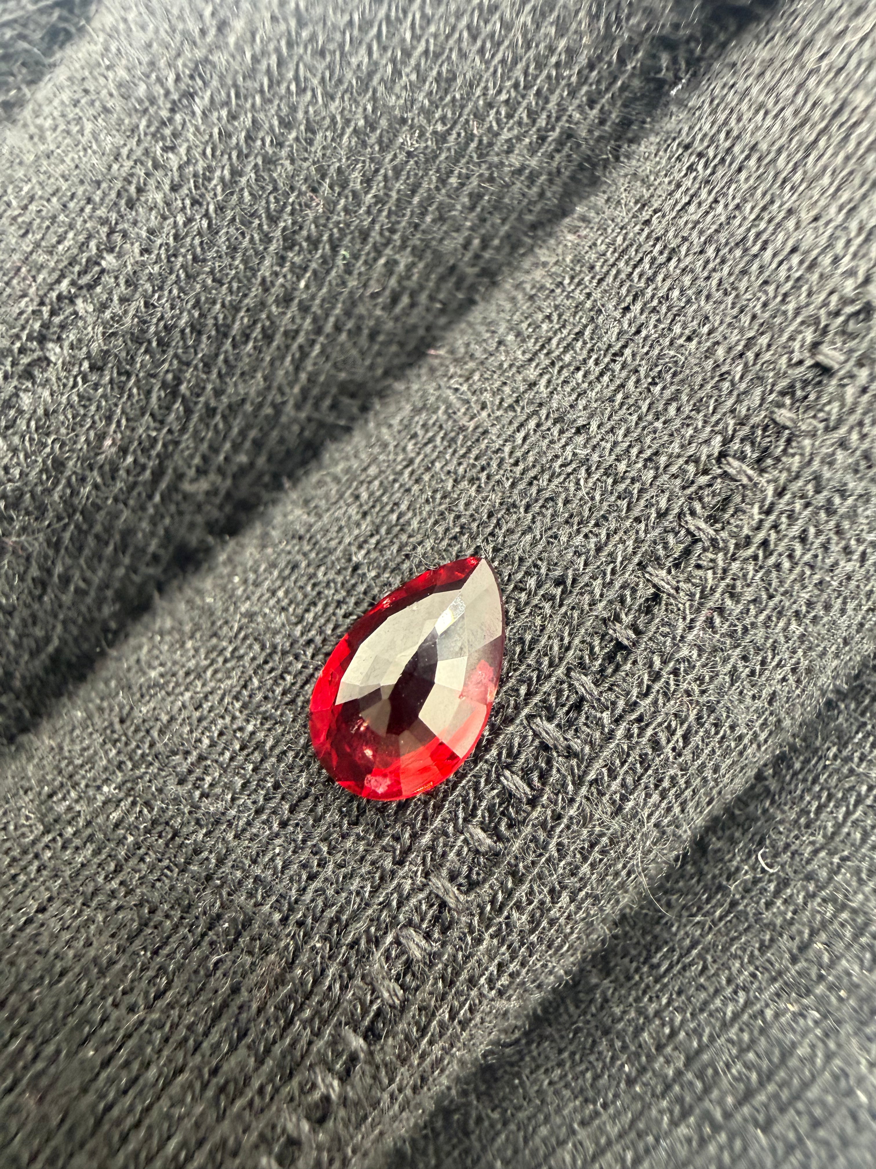 Red Spinel  1.05 ct