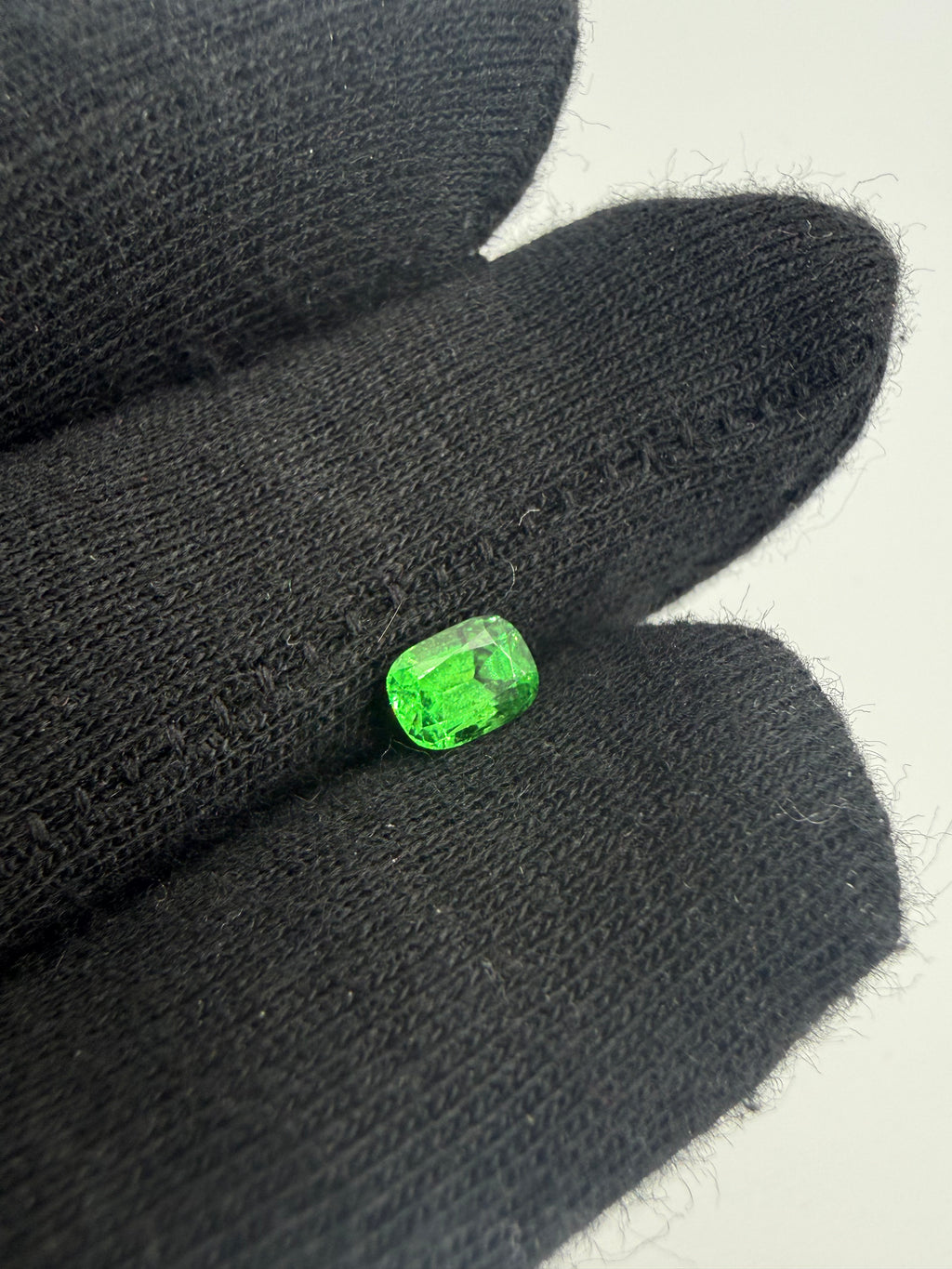 Tsavorite Garnet  0.84 ct