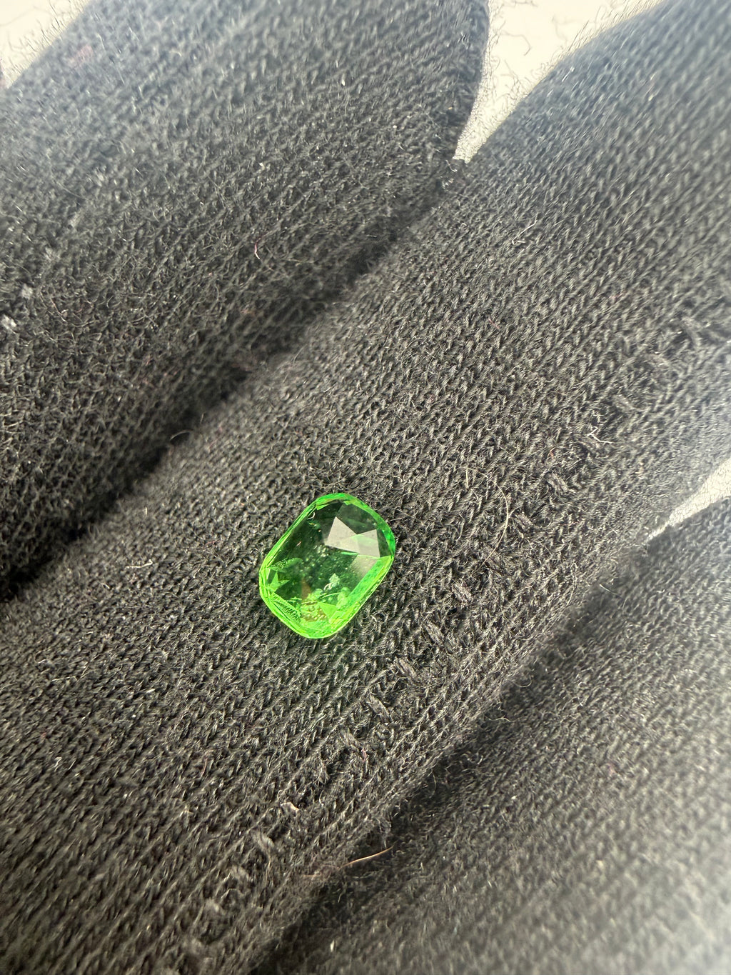 Tsavorite Garnet  0.84 ct