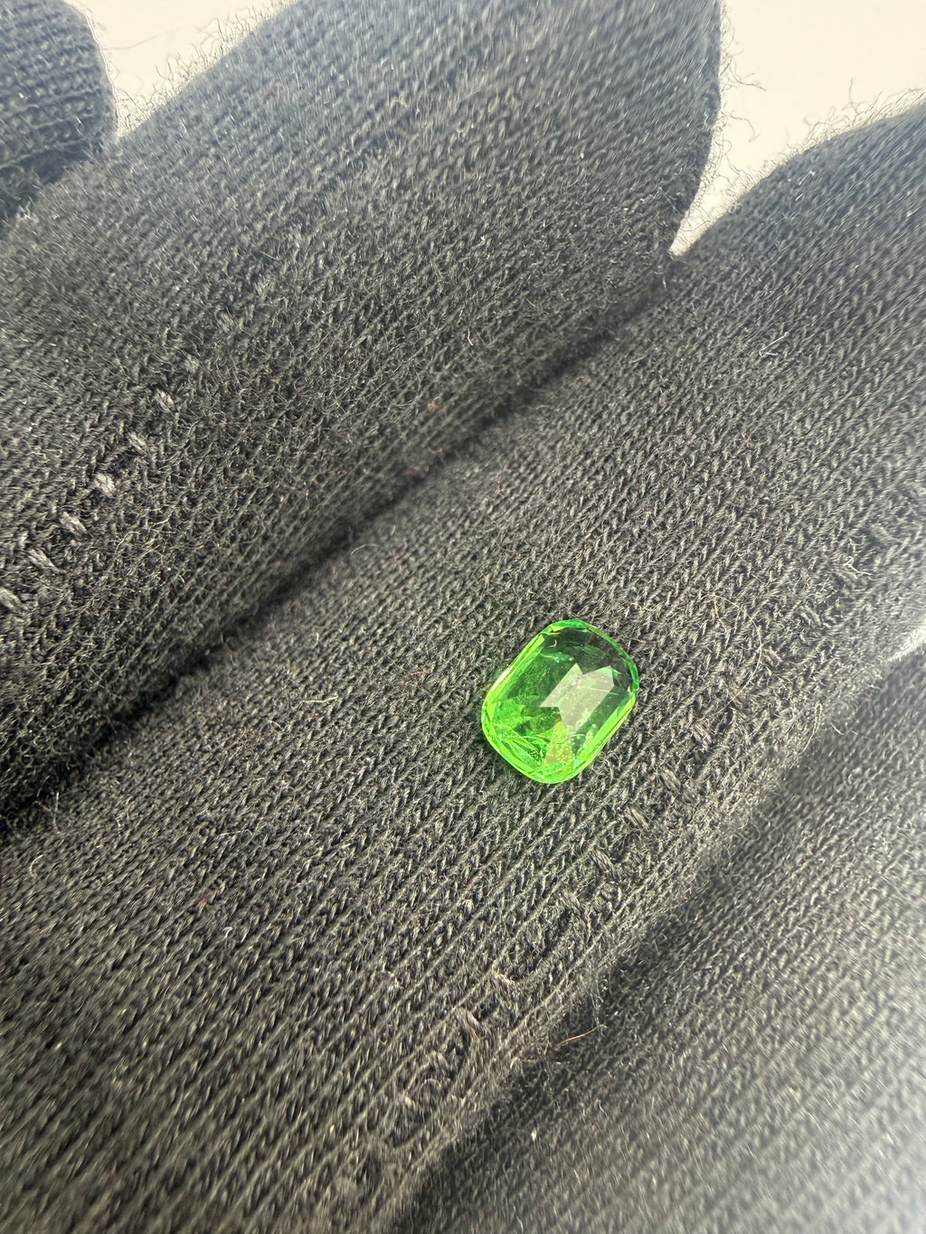 Tsavorite Garnet  0.84 ct