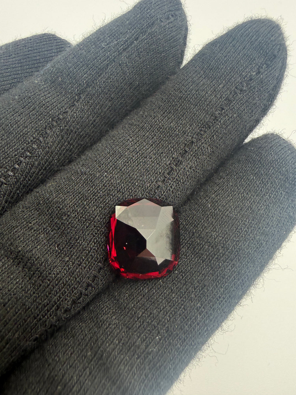 Rhodolite Garnet  11.43 ct