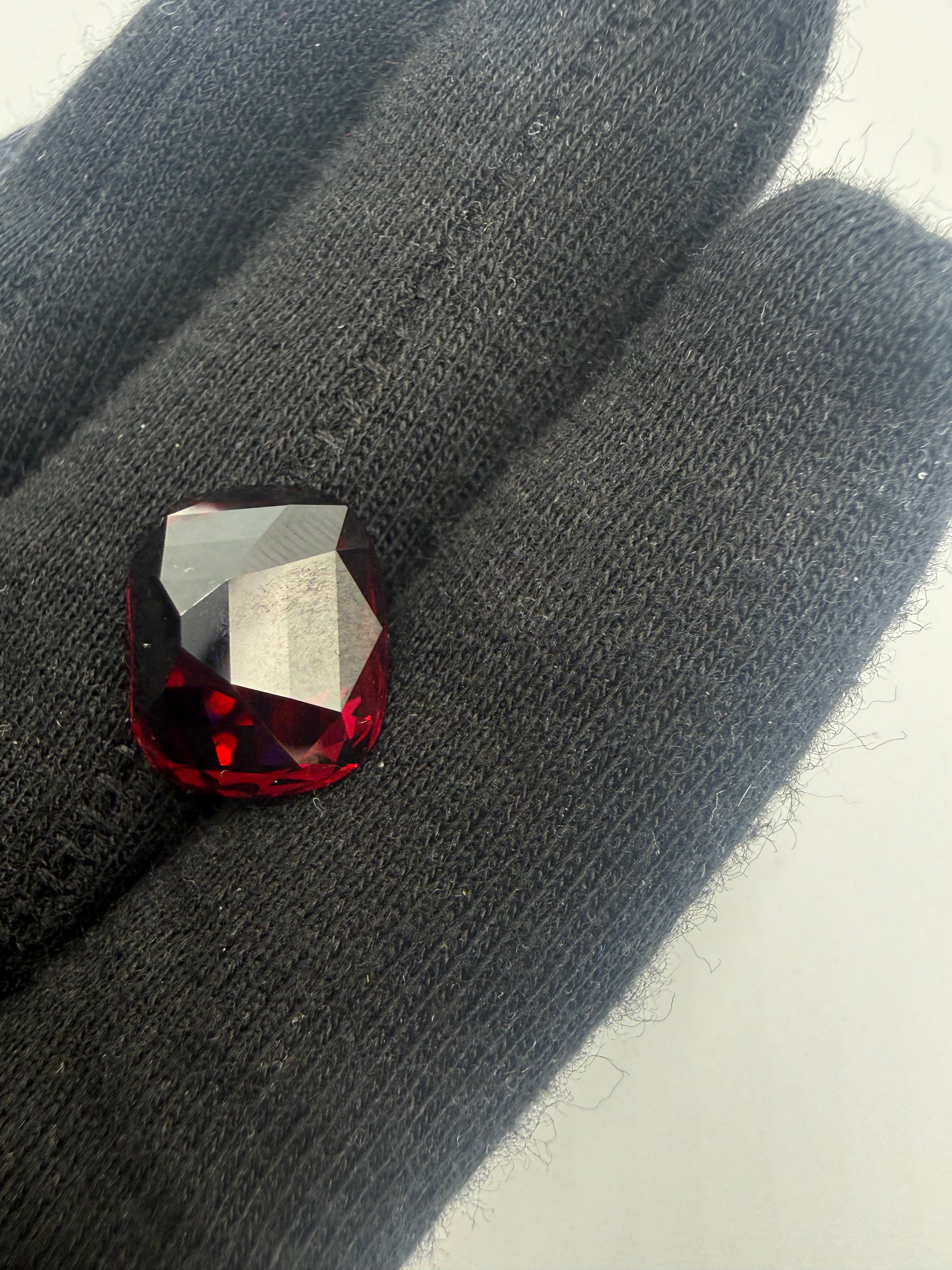 Rhodolite Garnet  11.43 ct