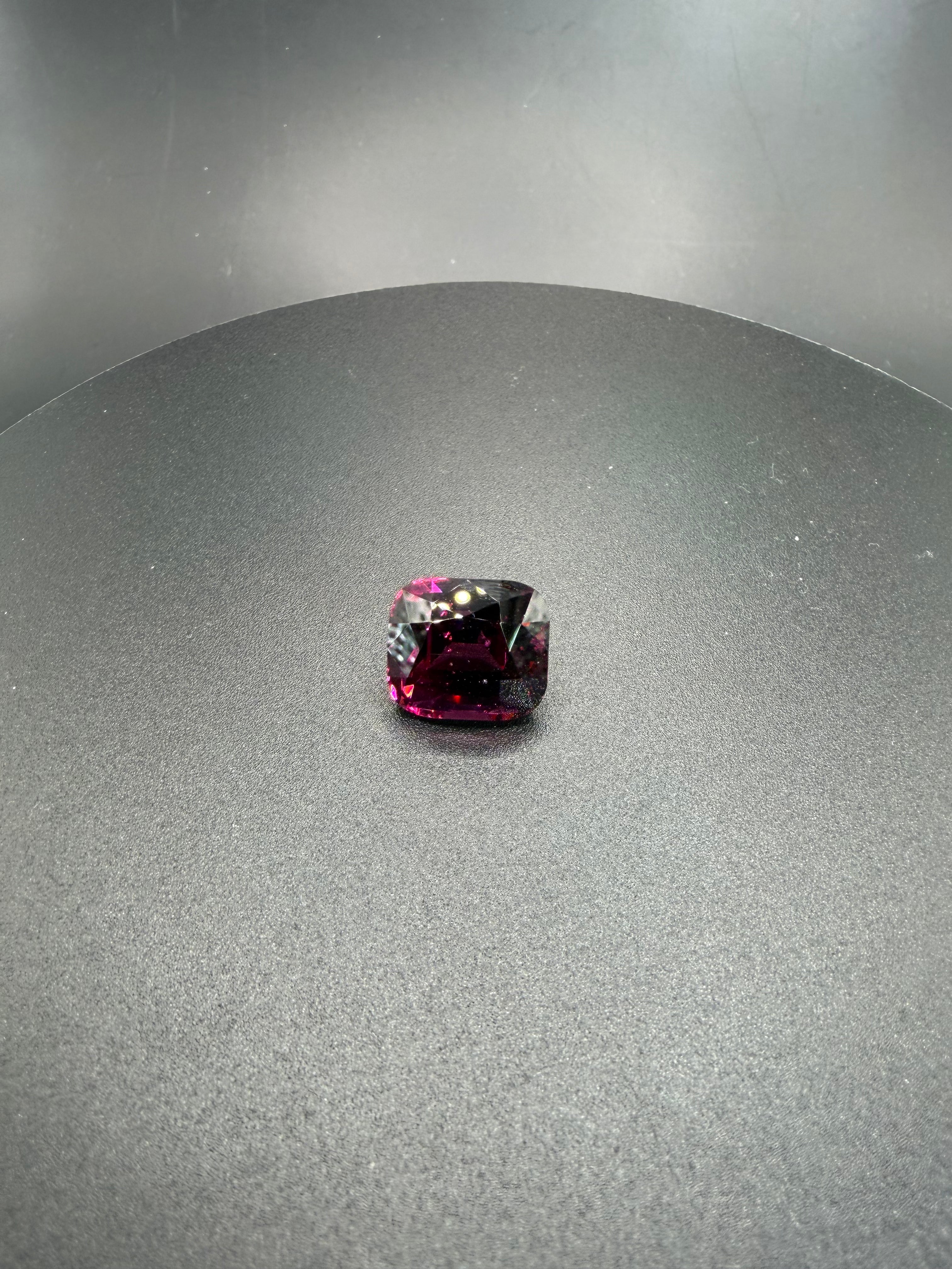 Vivid Purplish Red Rhodolite Garnet  20.98 ct