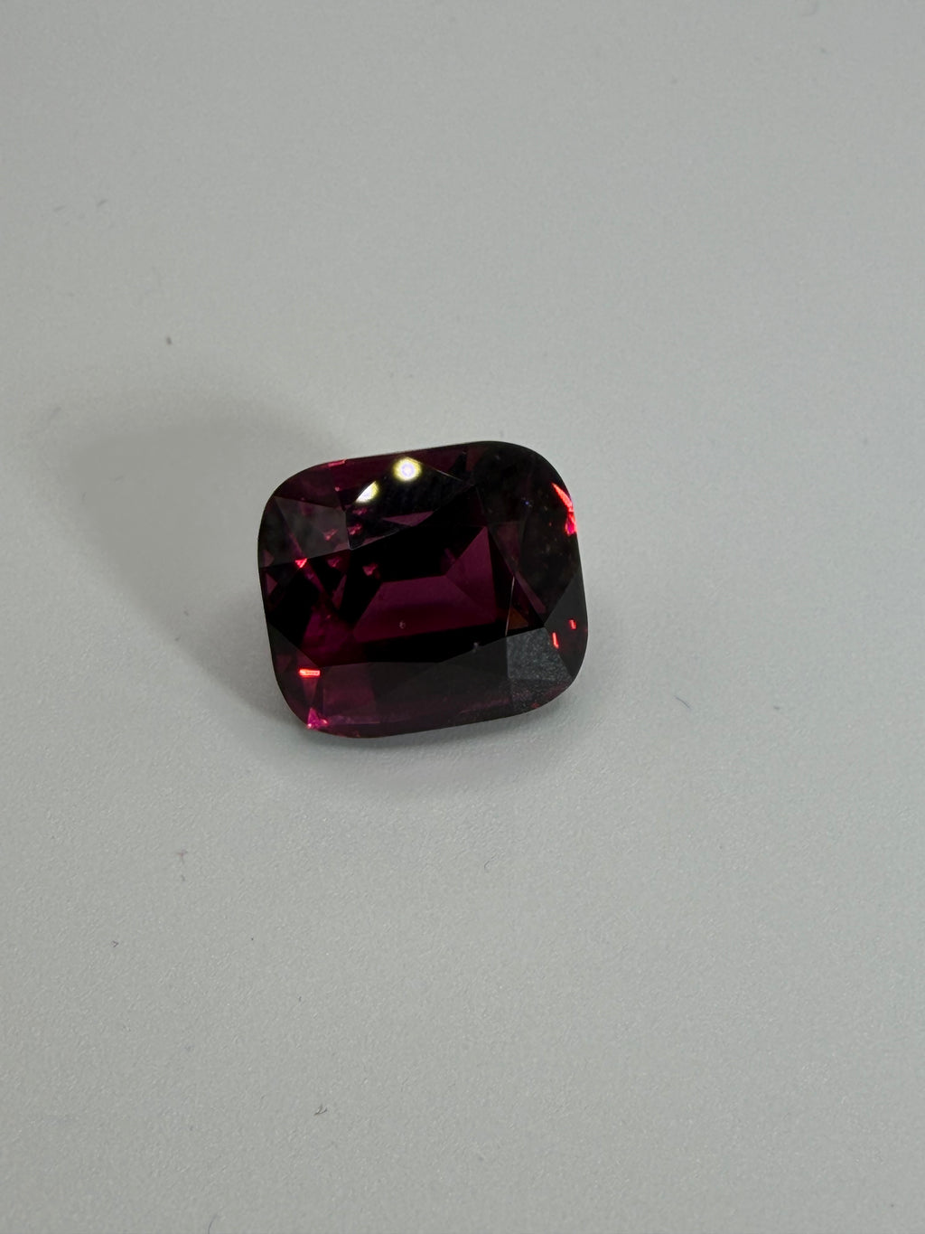 Vivid Purplish Red Rhodolite Garnet  20.98 ct