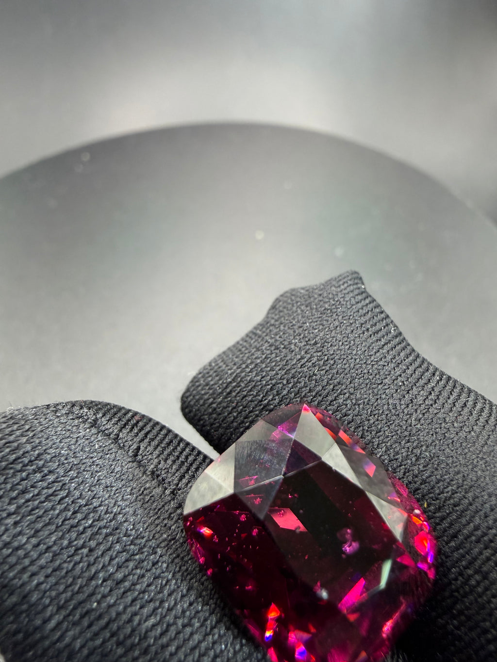 Vivid Purplish Red Rhodolite Garnet  20.98 ct