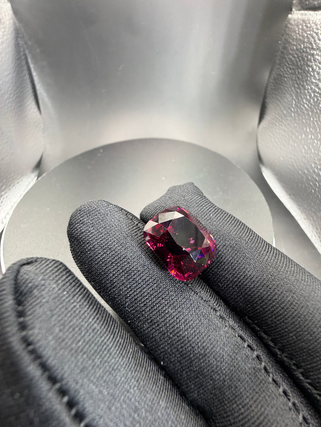 Vivid Purplish Red Rhodolite Garnet  20.98 ct