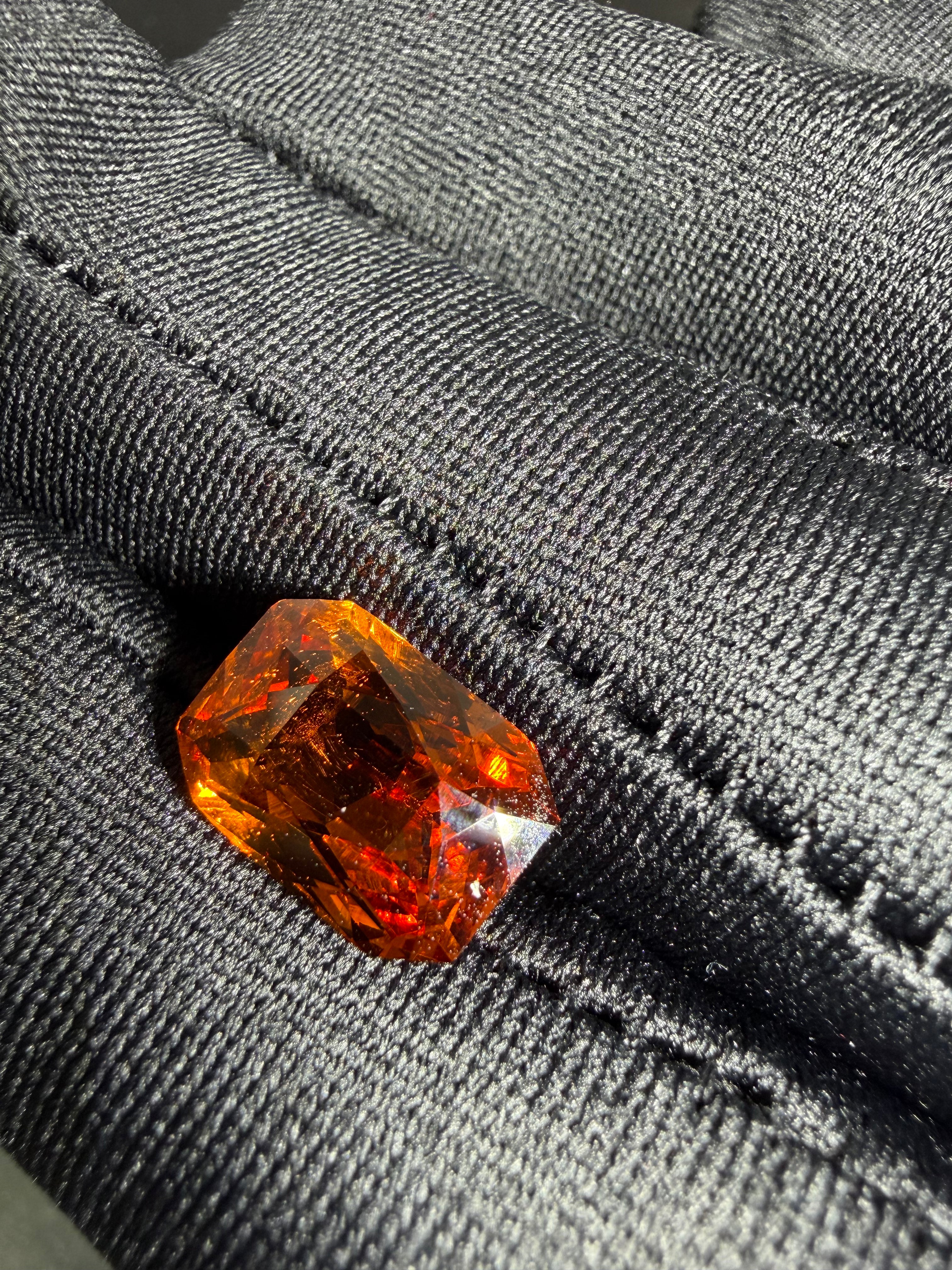 Vivid Orange Spessartite Garnet  6.57 ct