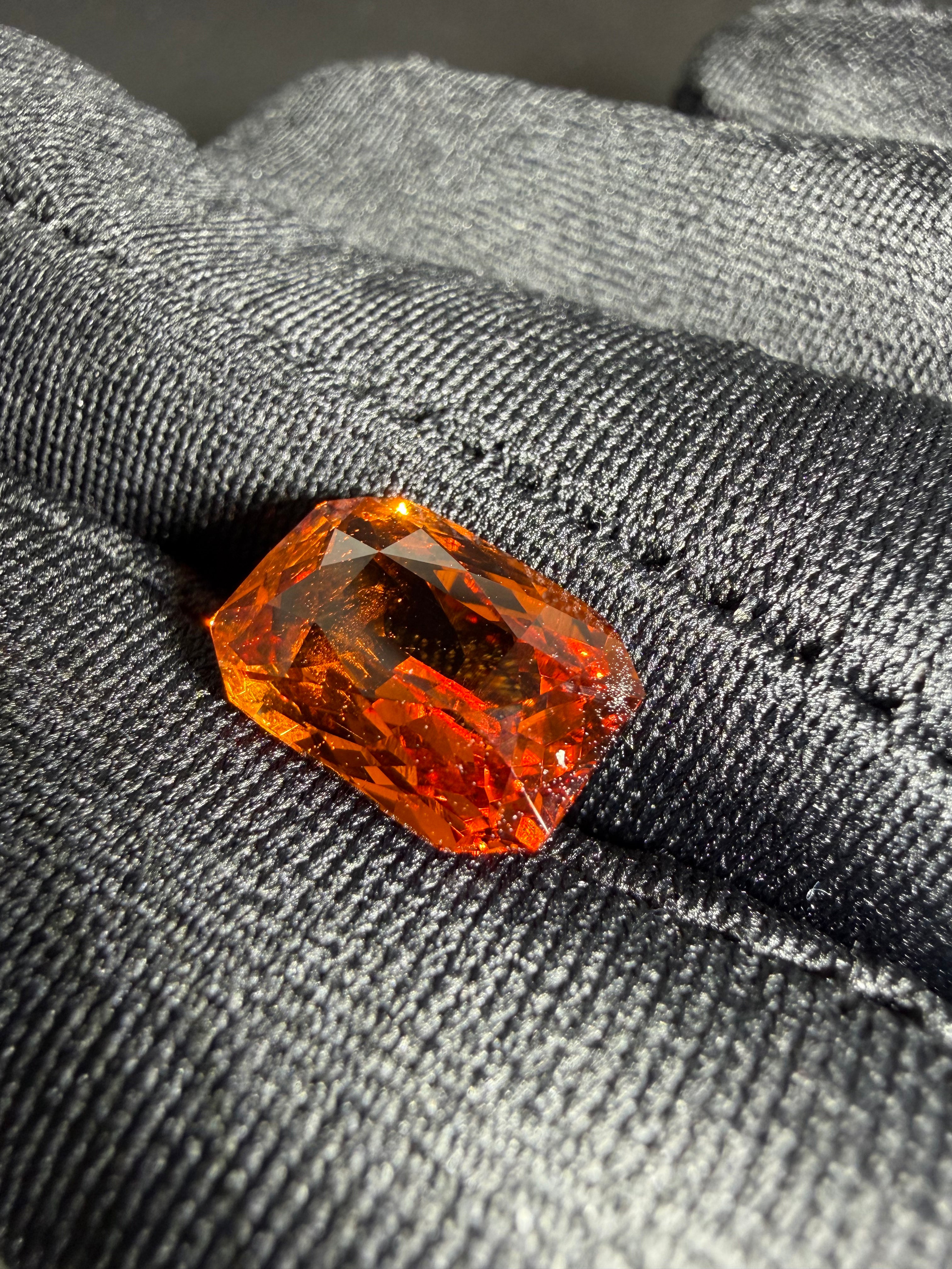 Vivid Orange Spessartite Garnet  6.57 ct