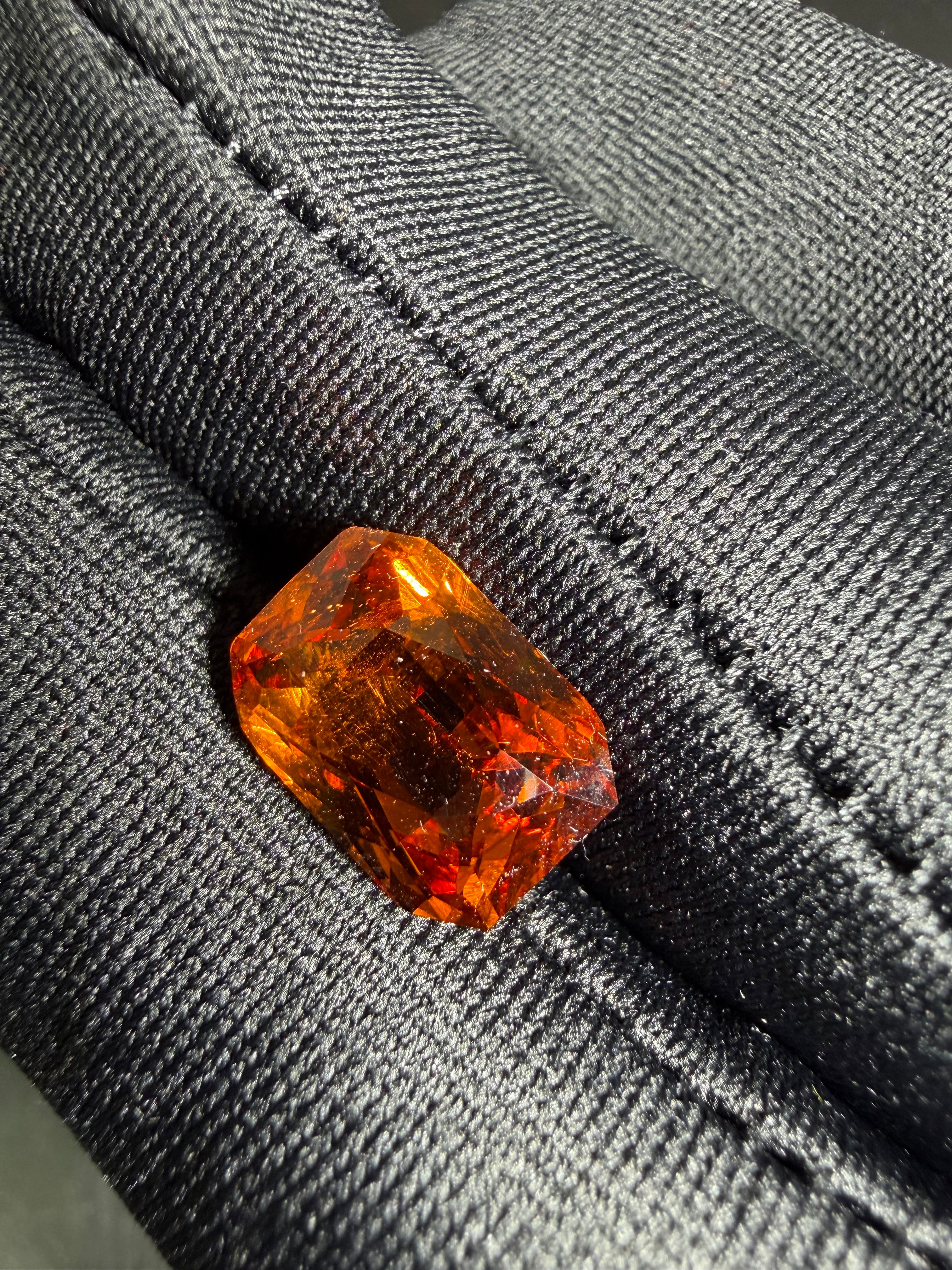 Vivid Orange Spessartite Garnet  6.57 ct