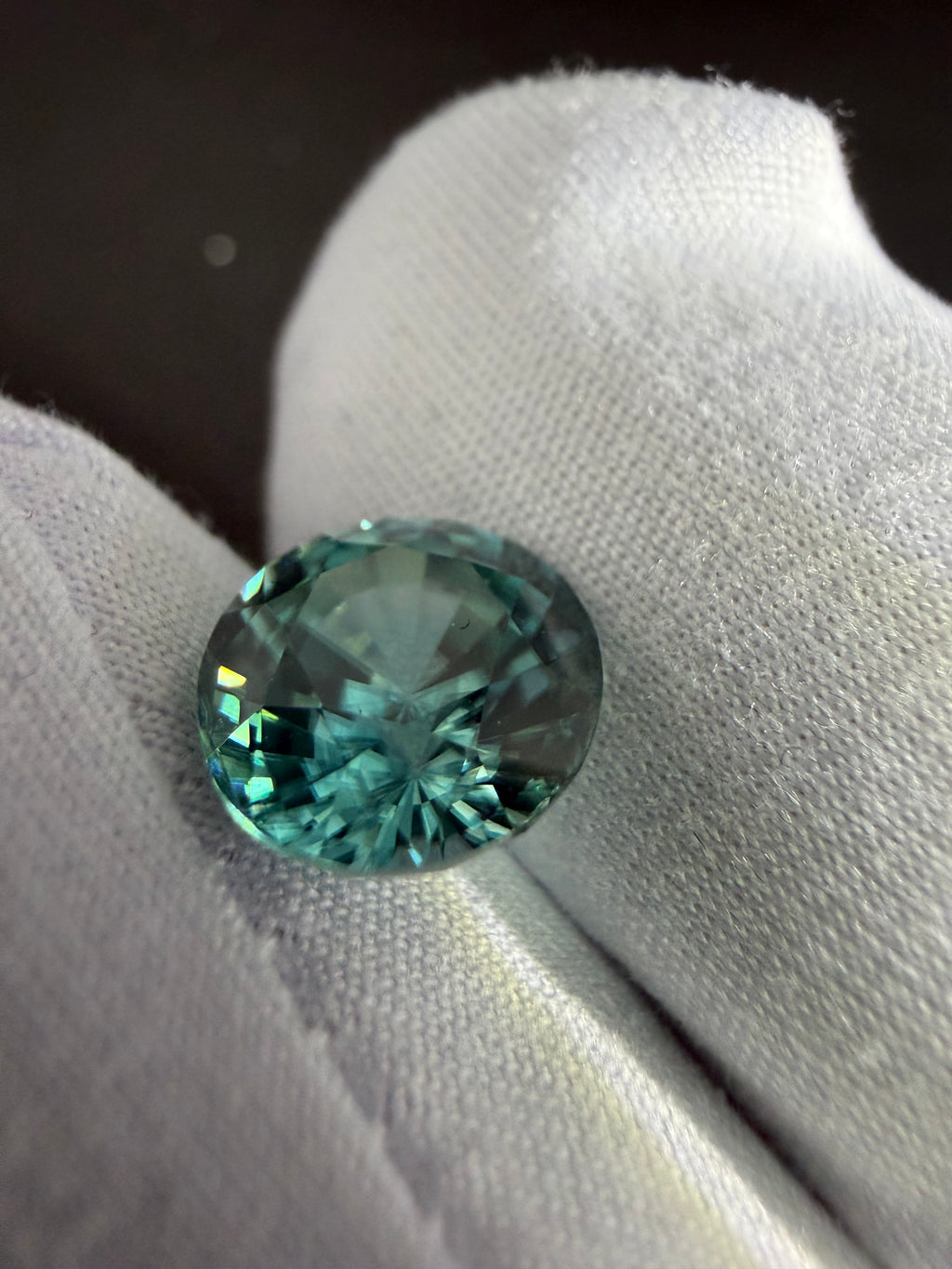 Blue-Green Zircon  4.51 ct