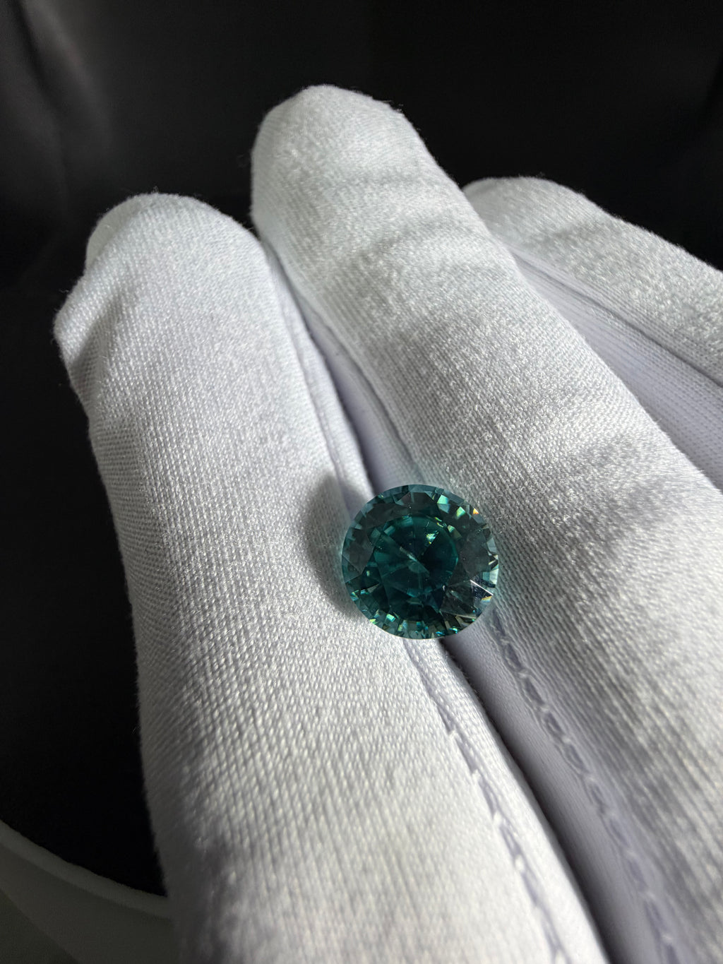 Blue-Green Zircon  4.51 ct