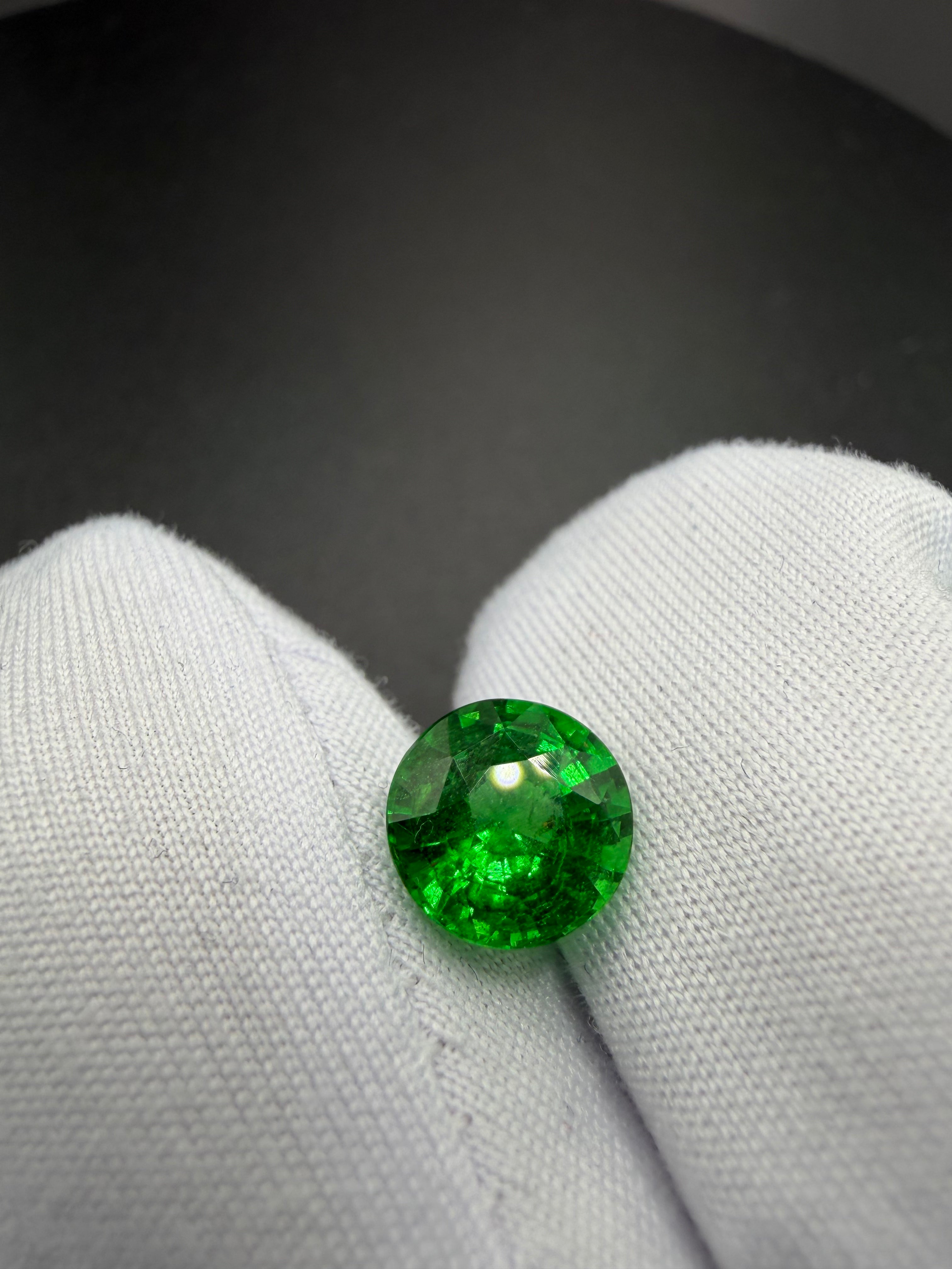 Intense Vivid Green Tsavorite  2.08 ct