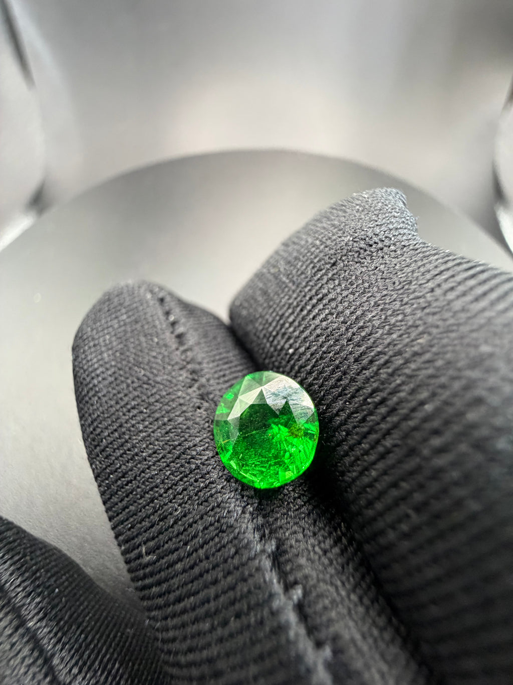 Intense Vivid Green Tsavorite  2.08 ct