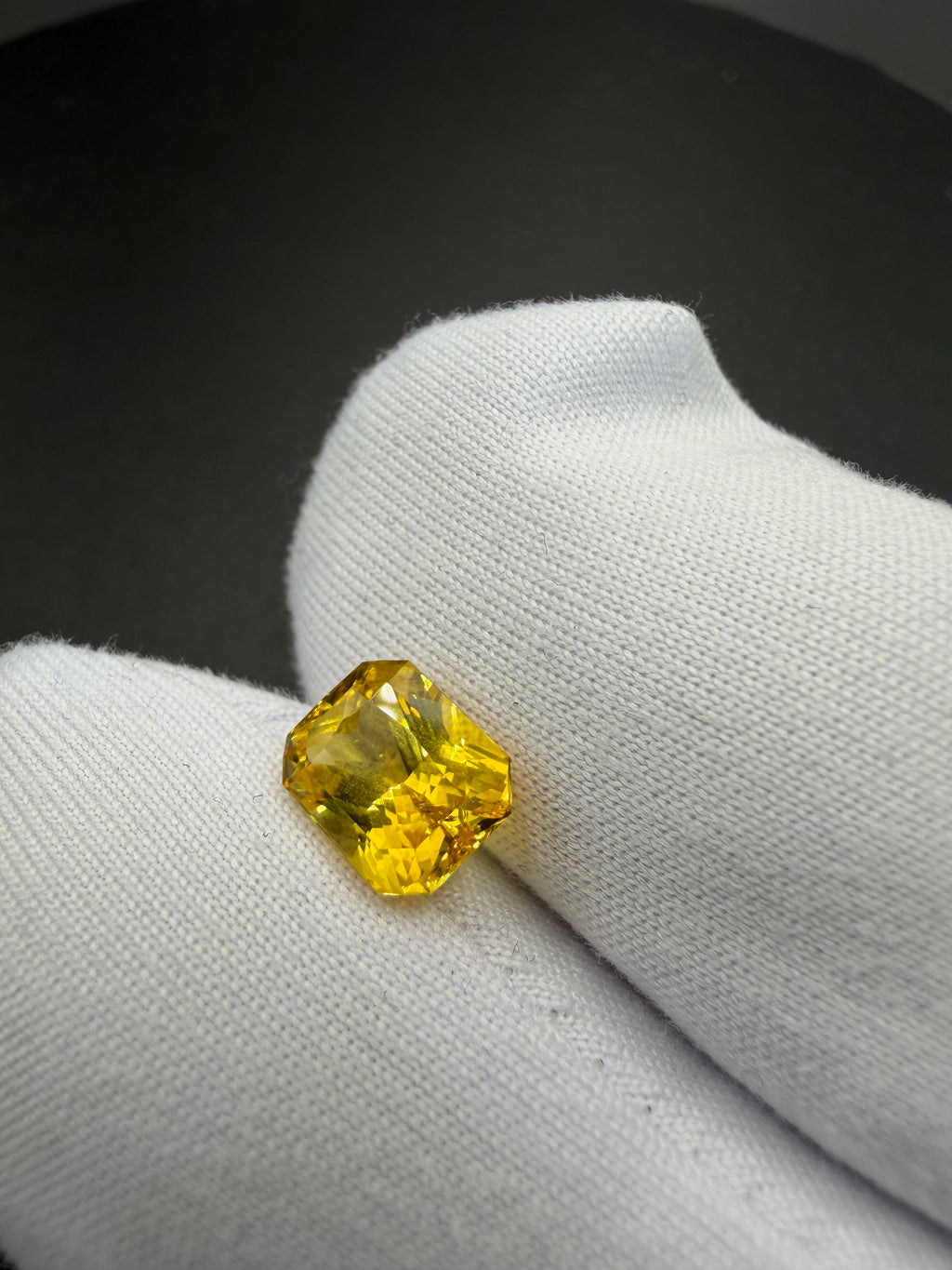 Yellow Sapphire  1.99 ct