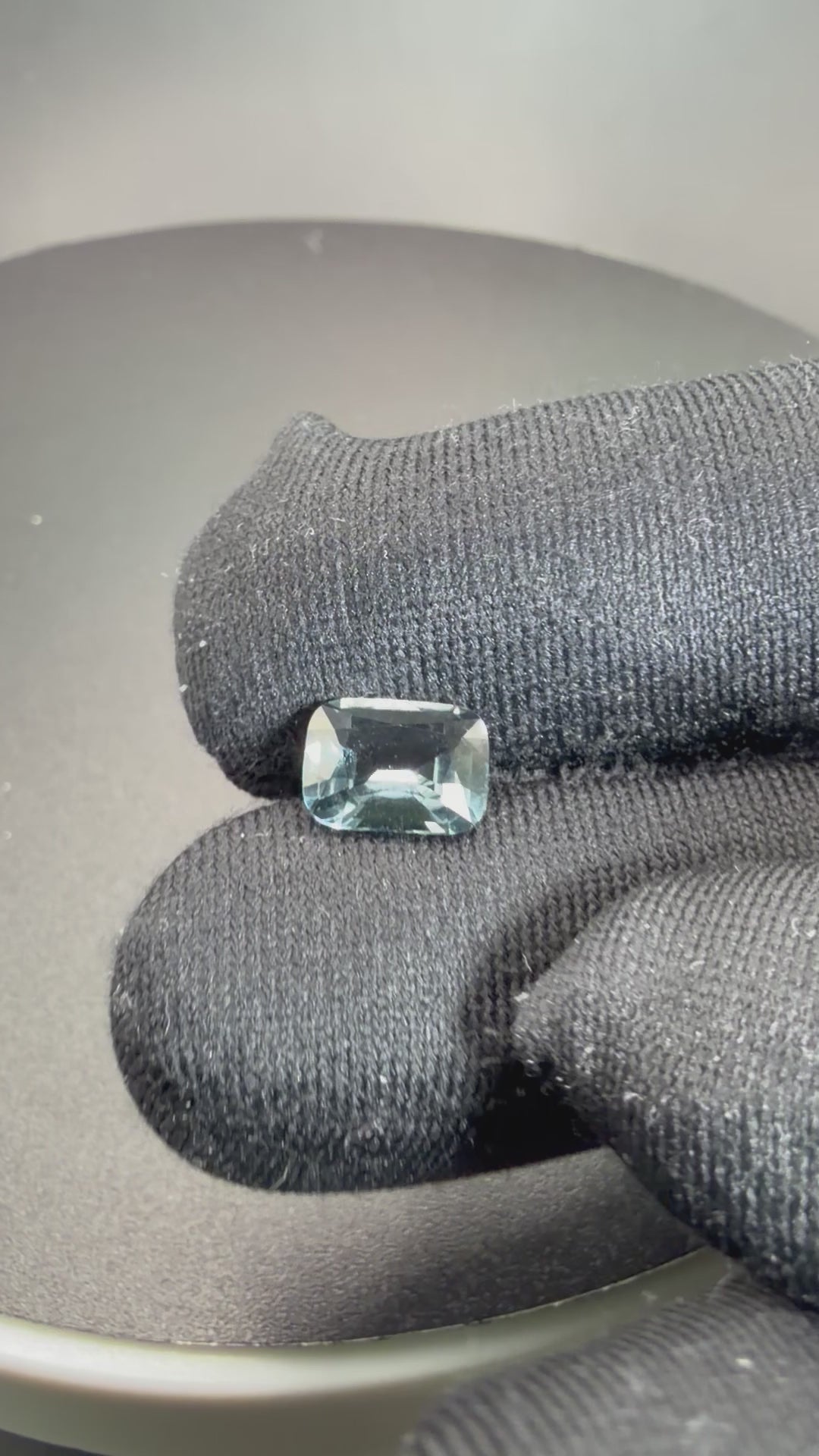 Grayish Spinel  1.99 ct