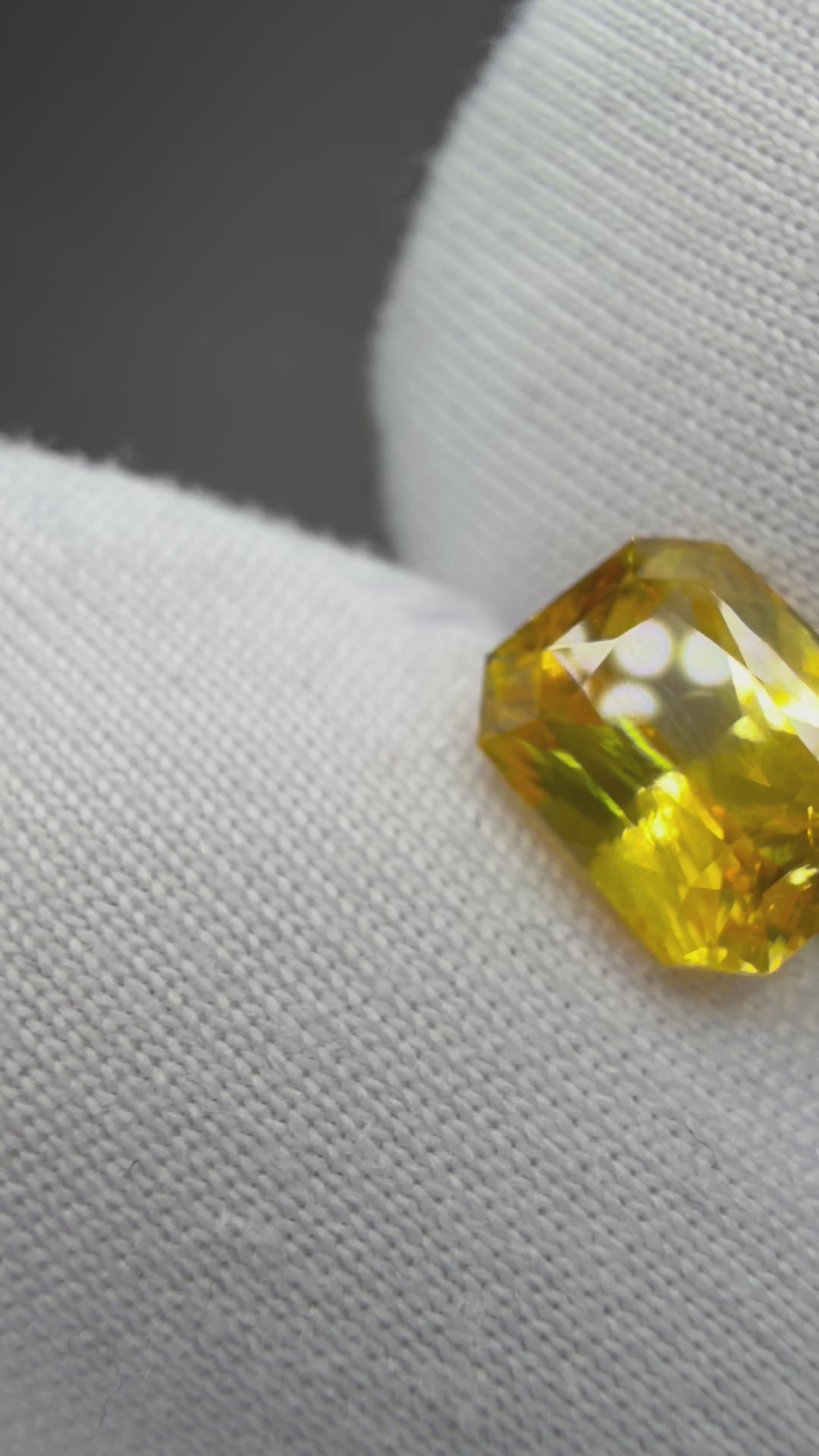Yellow Sapphire  1.99 ct