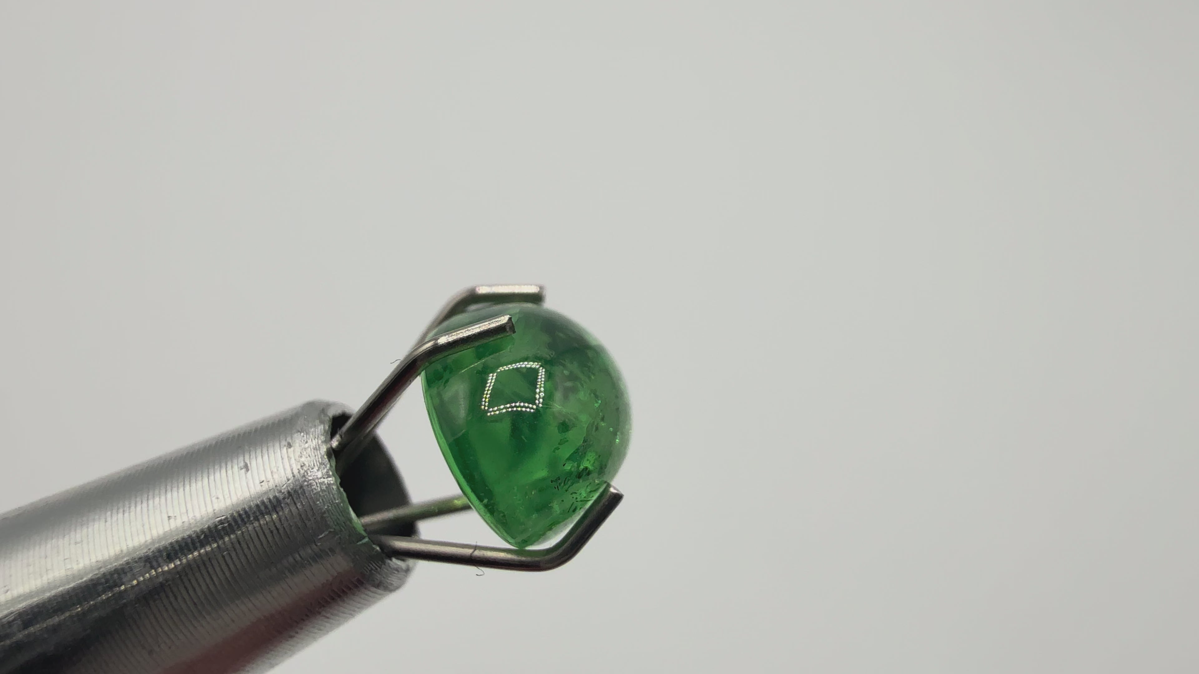 Tsavorite Garnet  1.92 ct