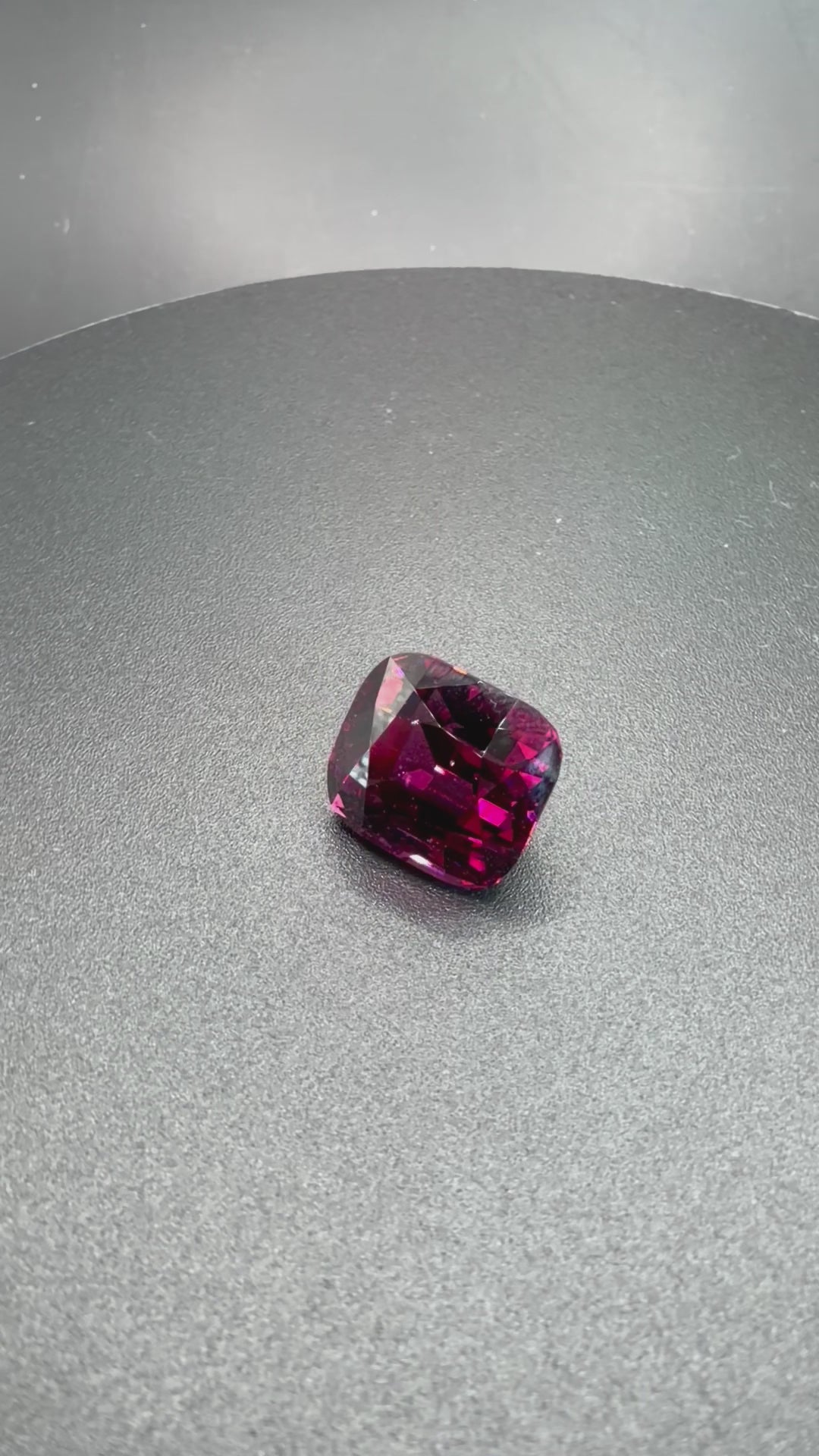 Vivid Purplish Red Rhodolite Garnet  20.98 ct