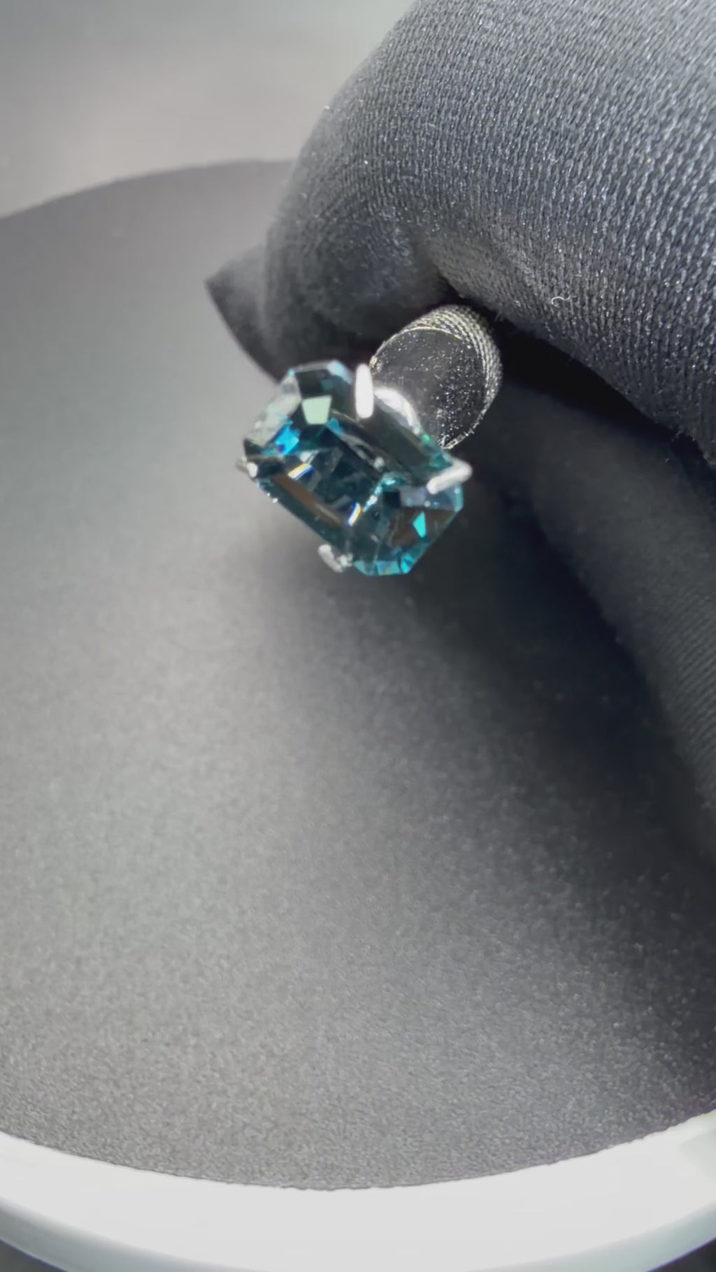 Violet Spinel  1.71 ct