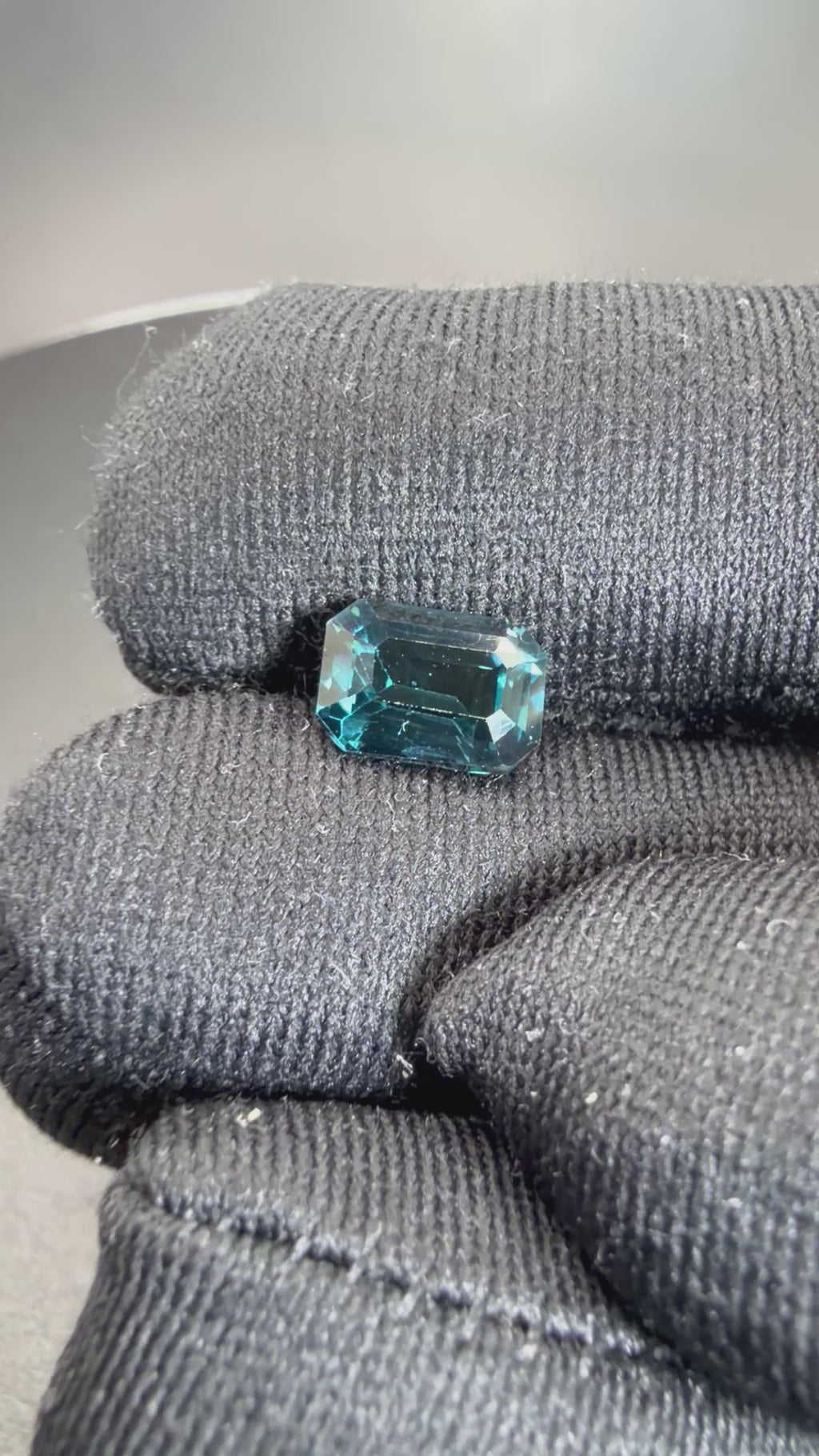 Violet Spinel  1.71 ct