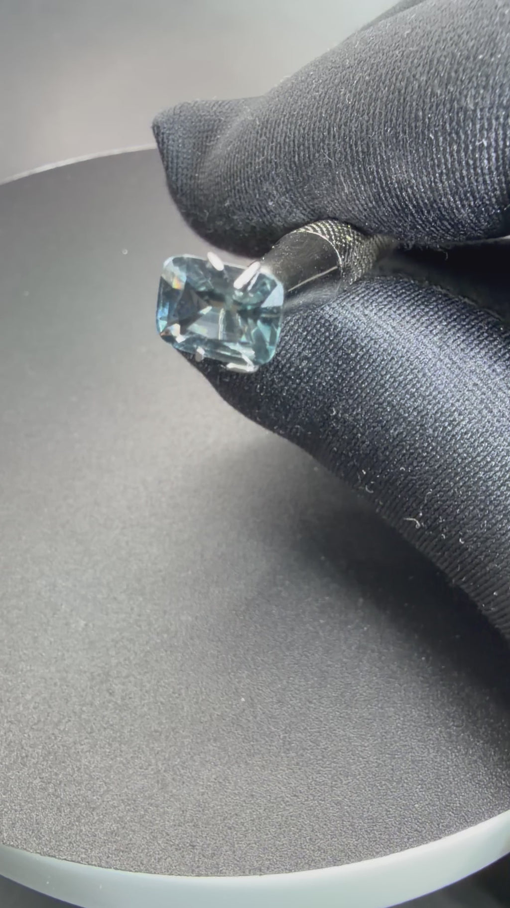Grayish Spinel  1.99 ct