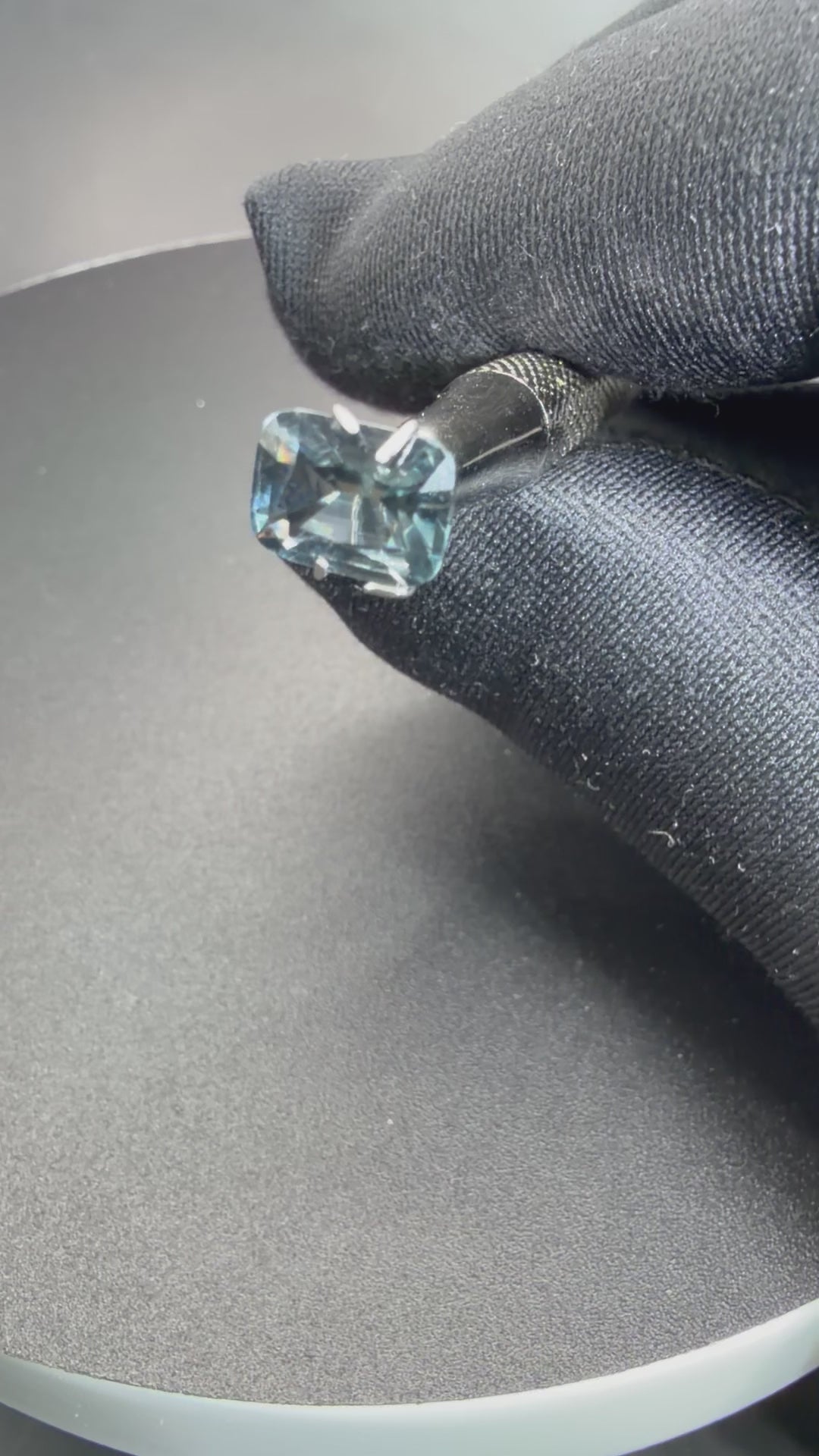 Grayish Spinel  1.99 ct